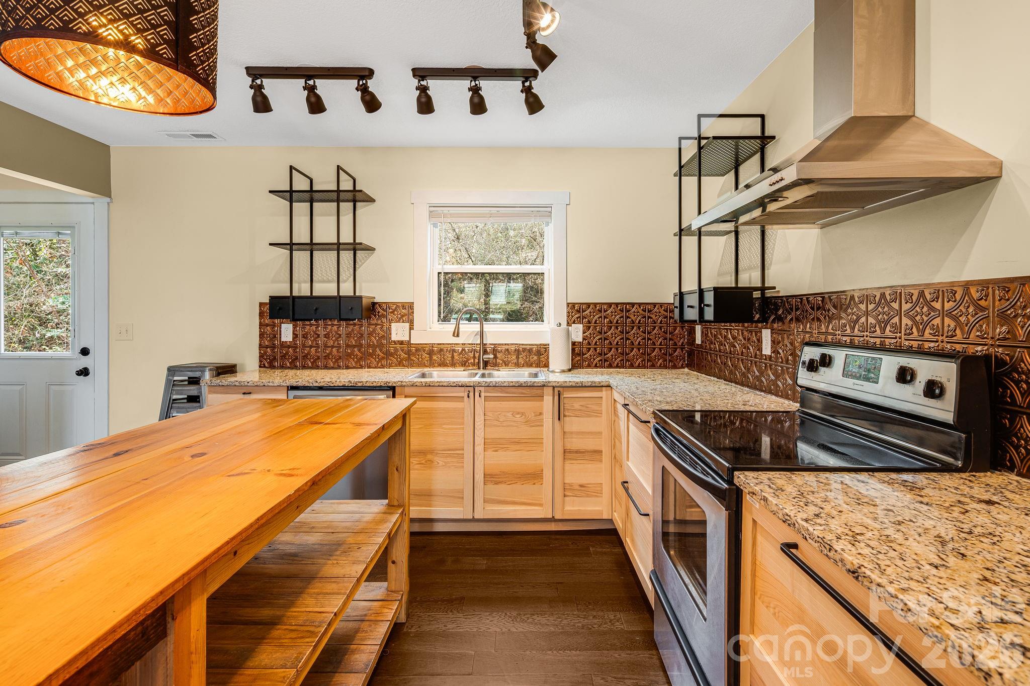 309 London Road — Asheville