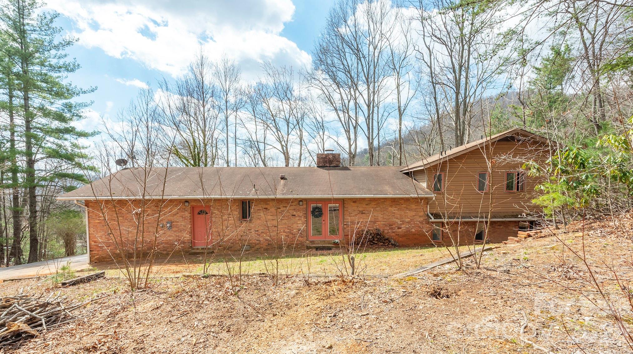 118 Richard Lane — Black Mountain