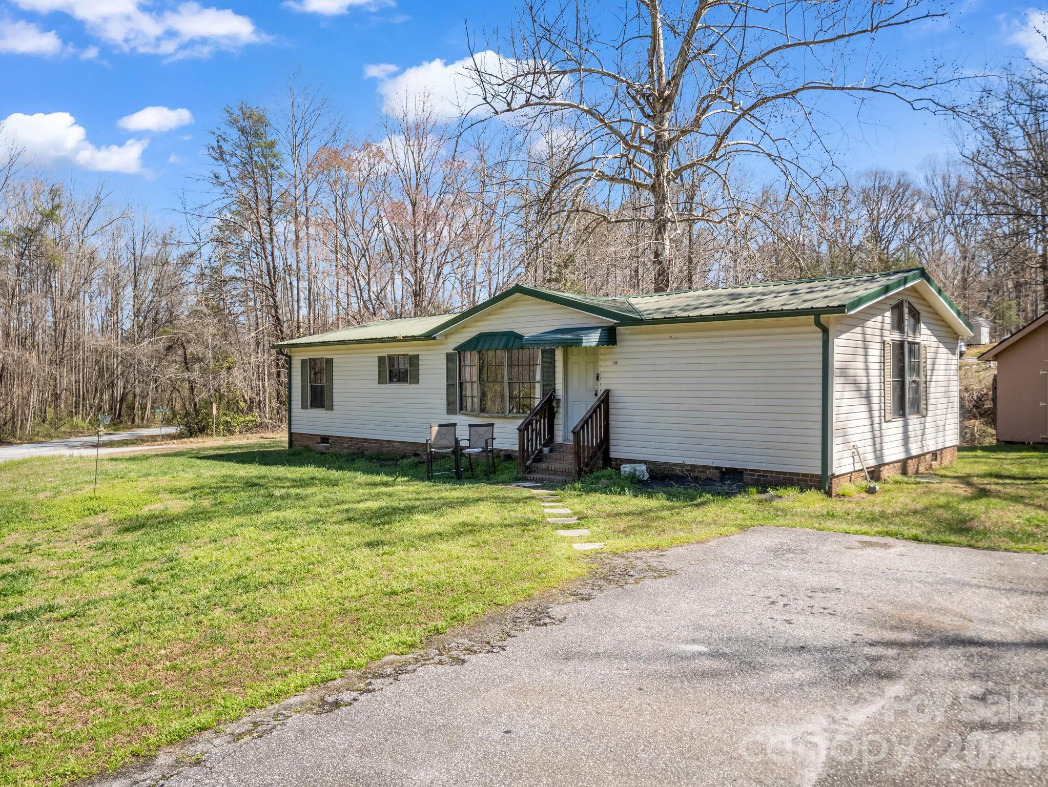 122 Hotel Hill Drive — Landrum