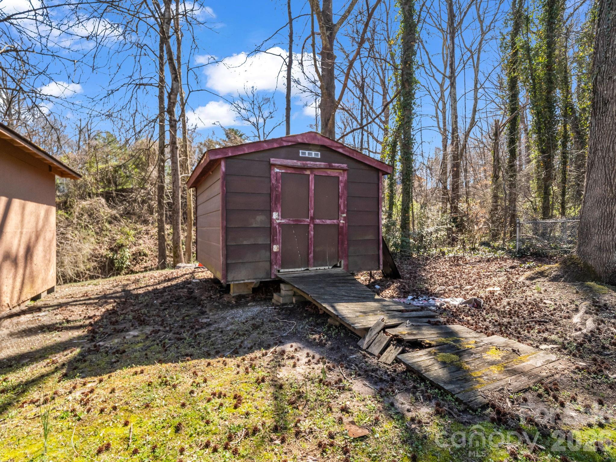 122 Hotel Hill Drive — Landrum