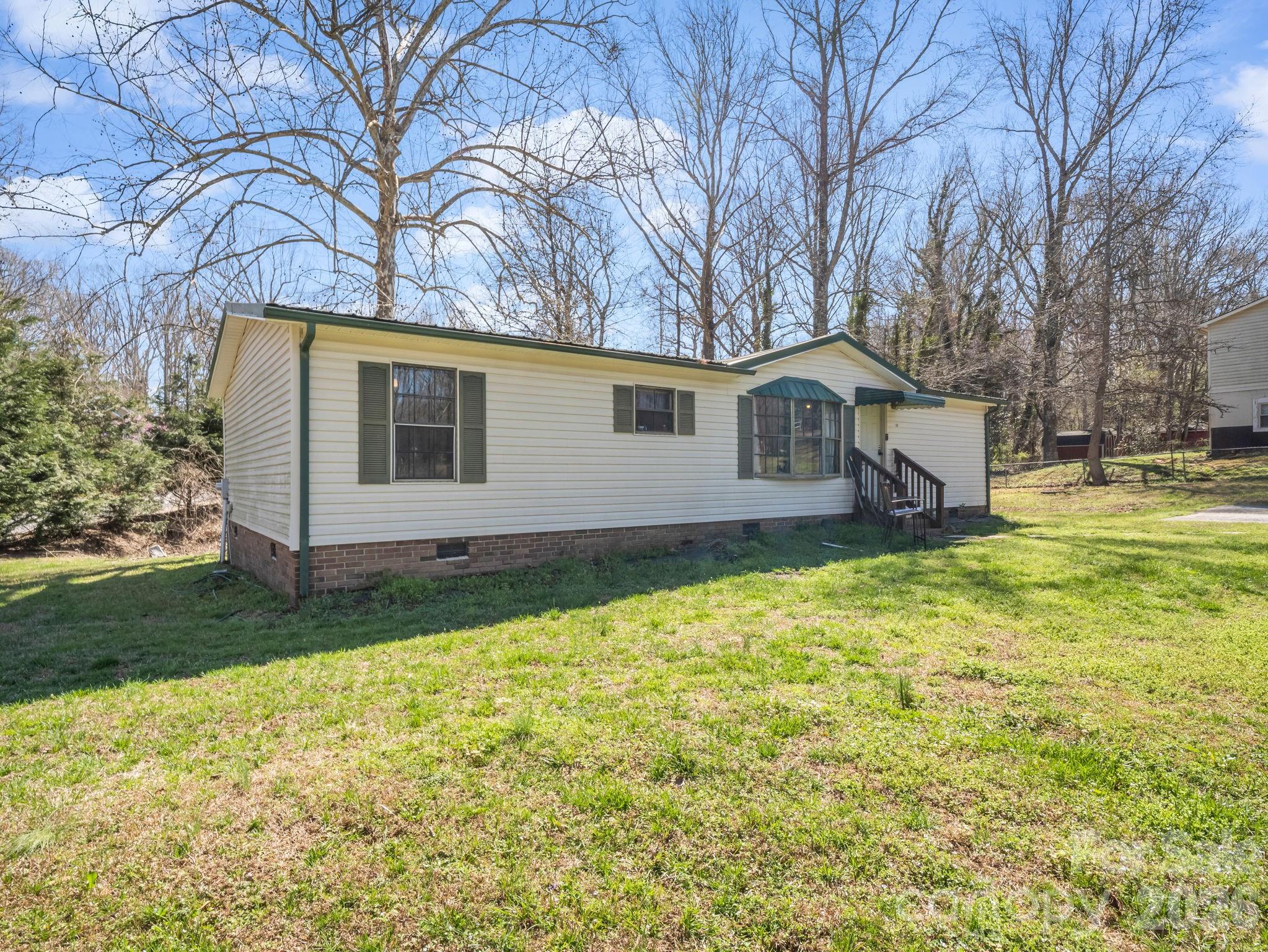122 Hotel Hill Drive — Landrum