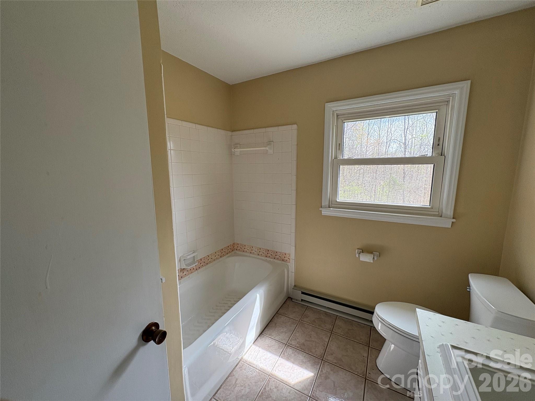 2137 23rd Street Drive SE — Hickory