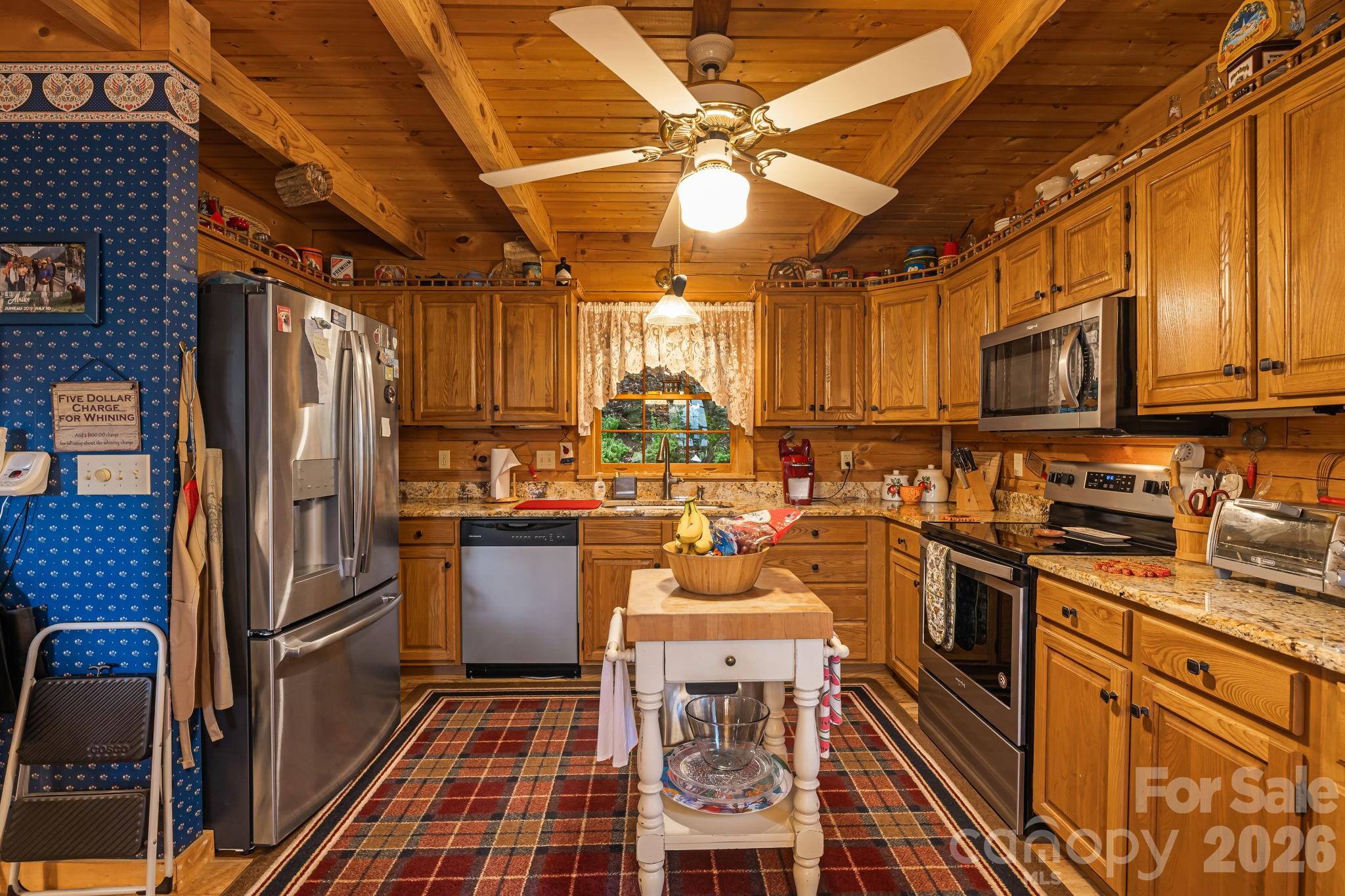 215 Goldenleaf Road — Mars Hill