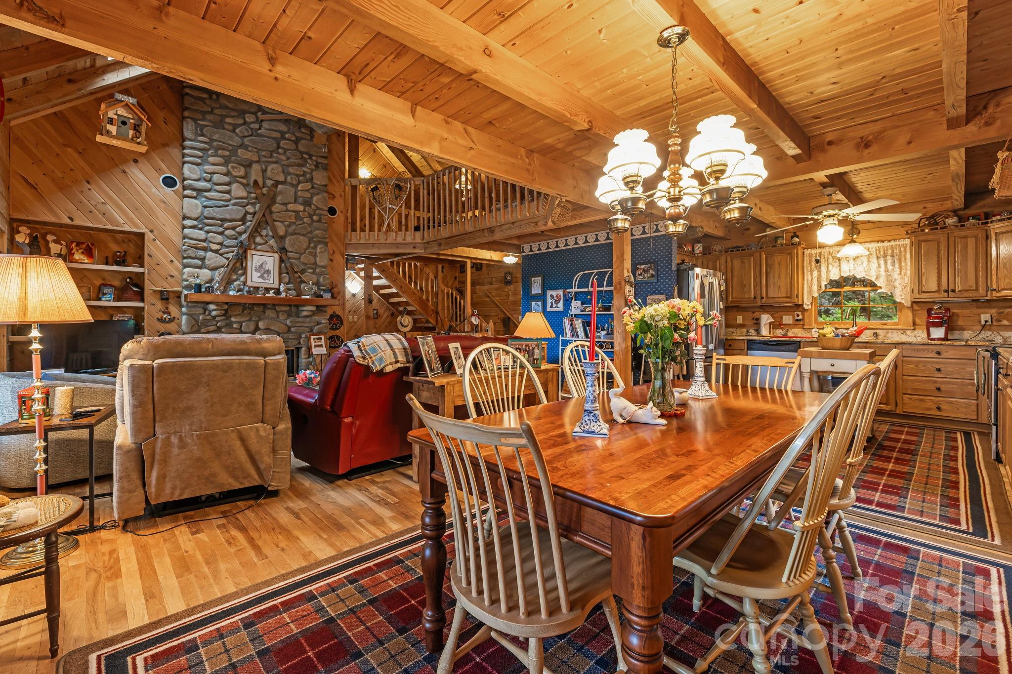 215 Goldenleaf Road — Mars Hill