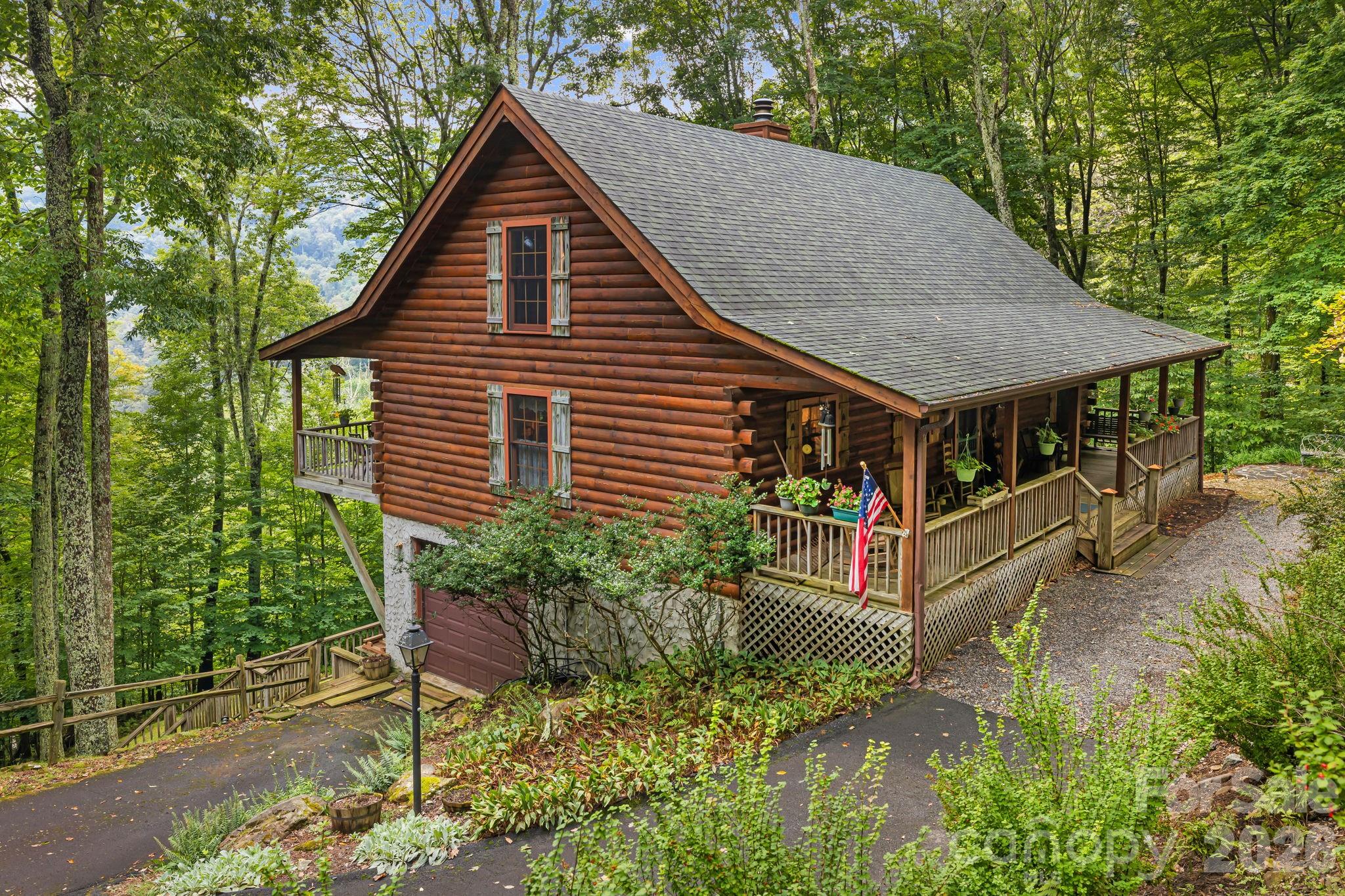 215 Goldenleaf Road — Mars Hill