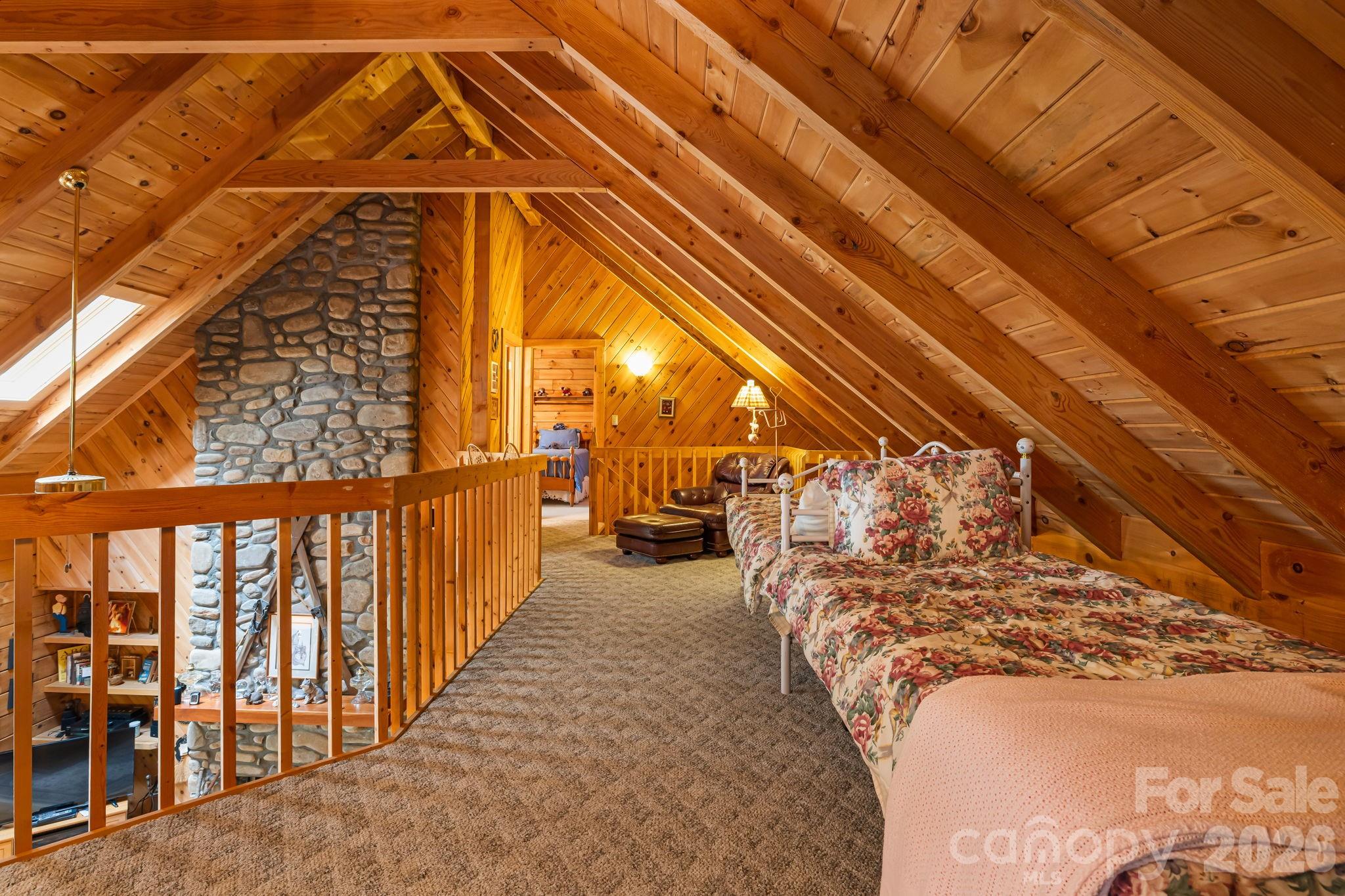 215 Goldenleaf Road — Mars Hill