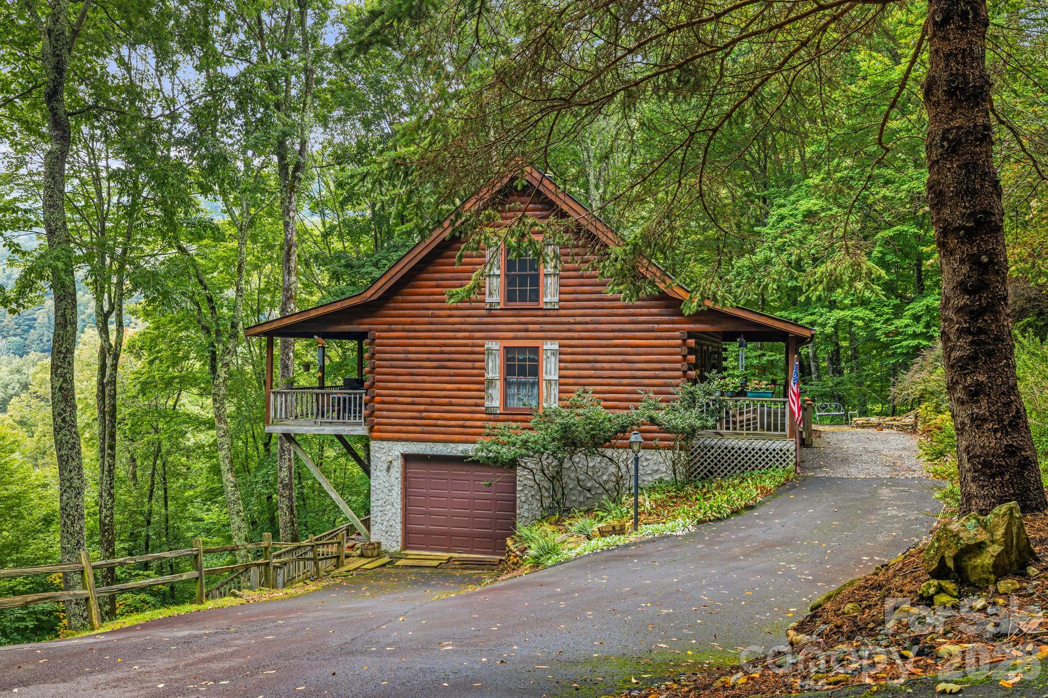 215 Goldenleaf Road — Mars Hill