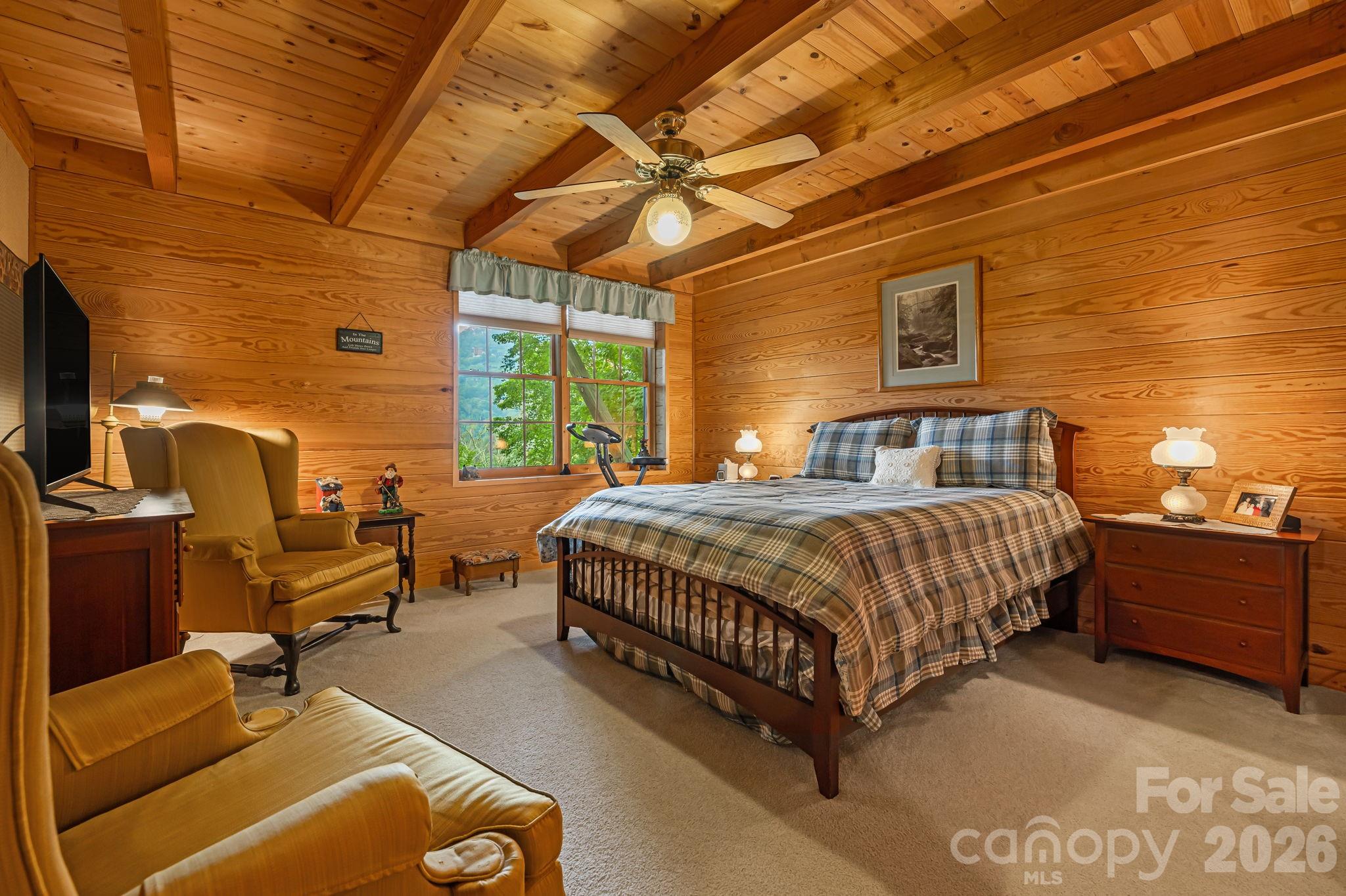 215 Goldenleaf Road — Mars Hill