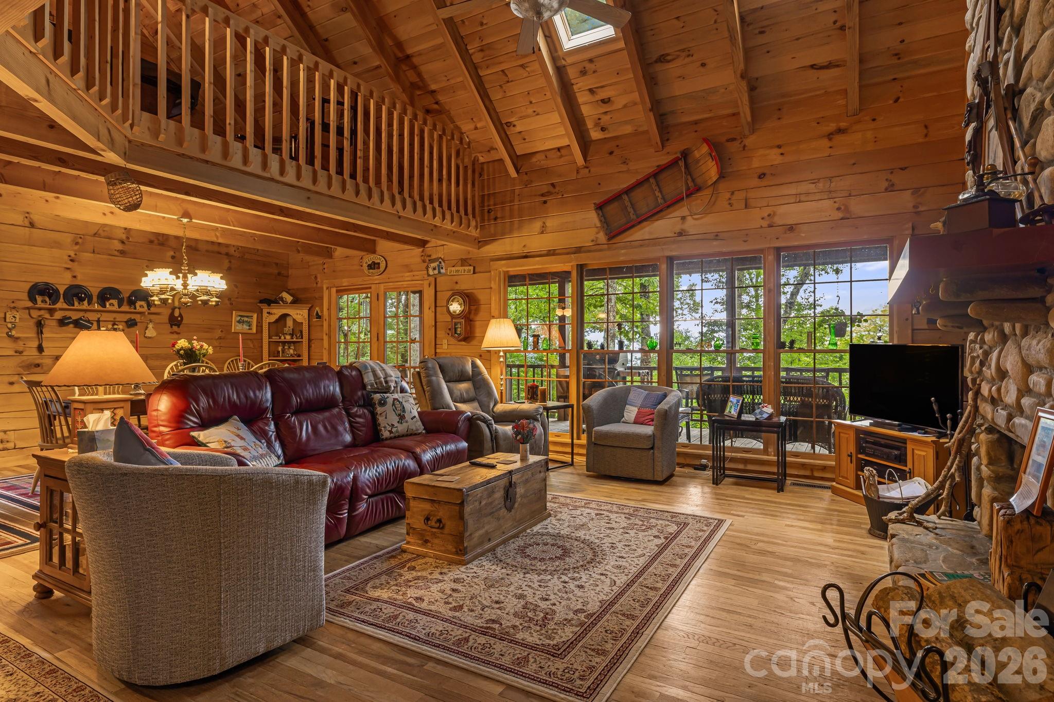 215 Goldenleaf Road — Mars Hill