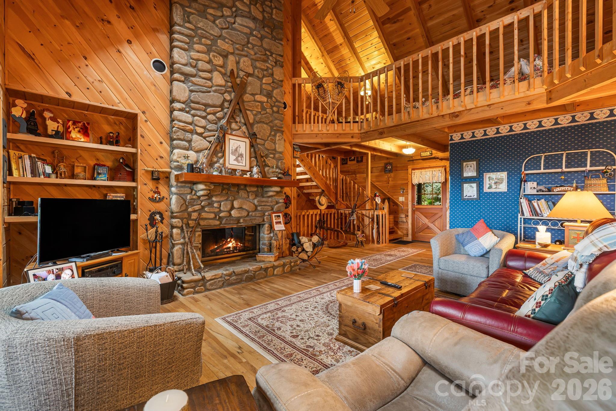 215 Goldenleaf Road — Mars Hill