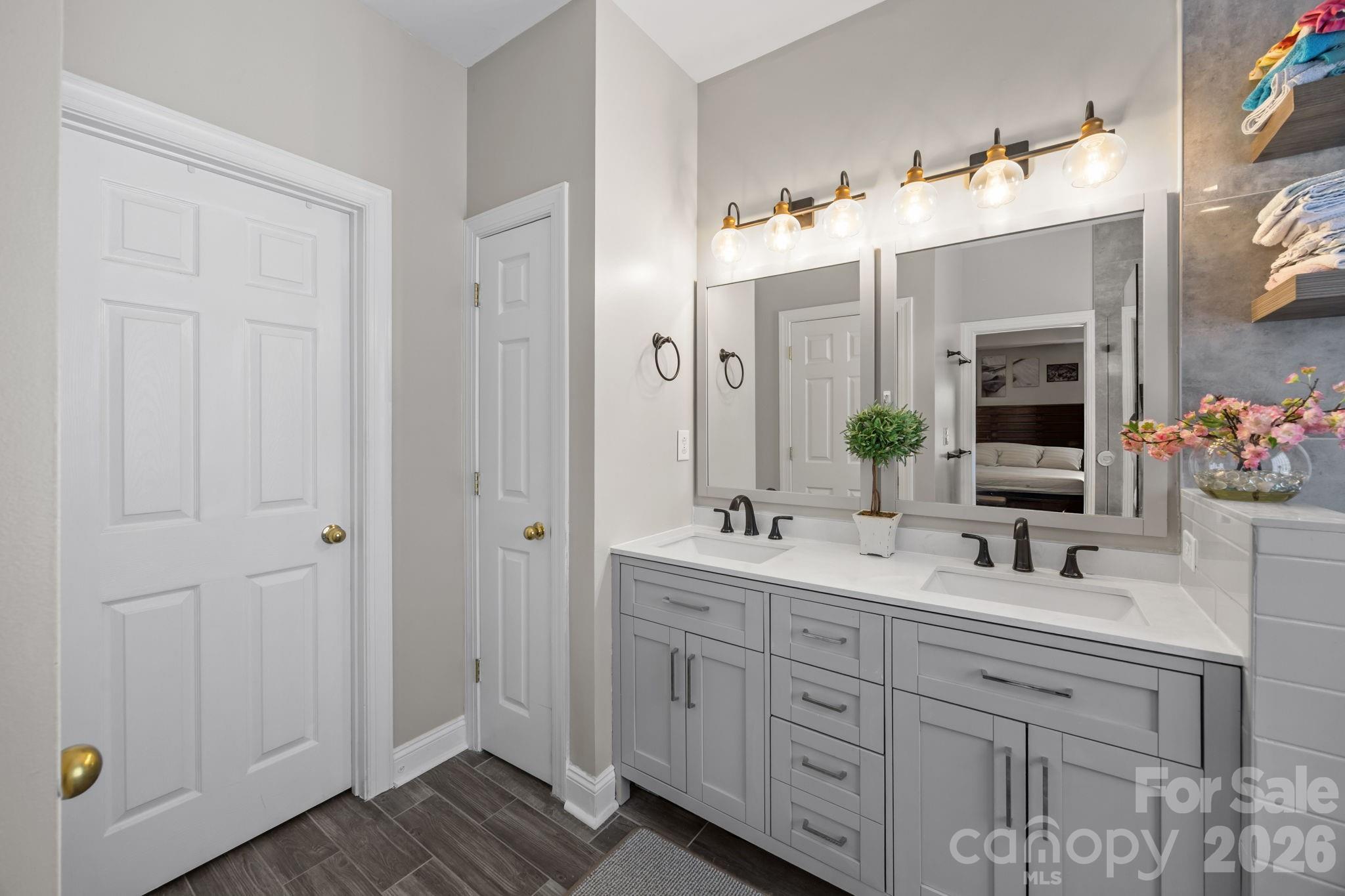 8821 Hambright Road — Huntersville