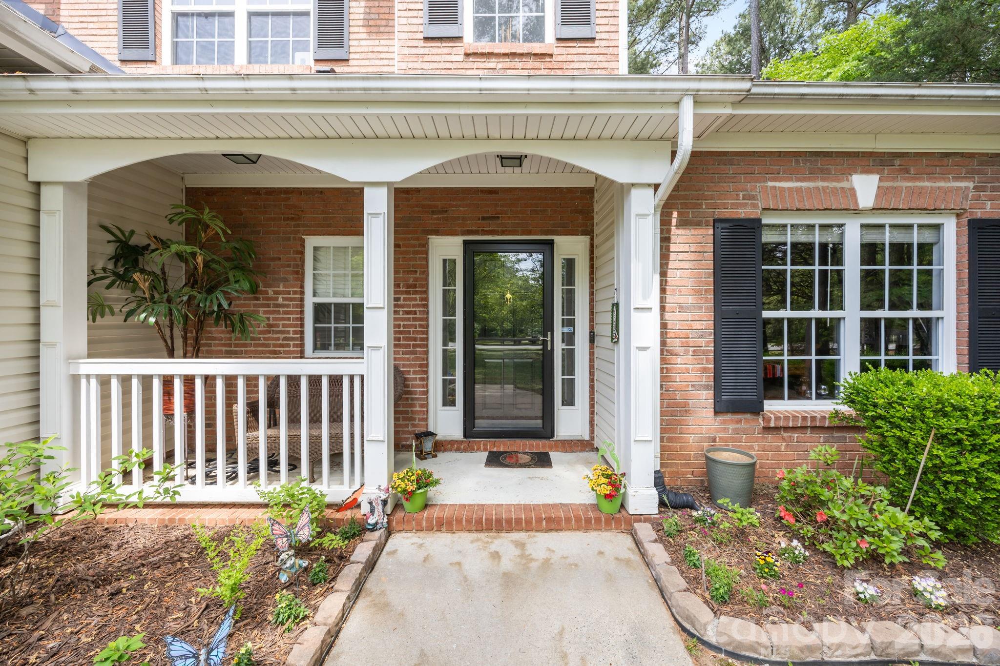 8821 Hambright Road — Huntersville