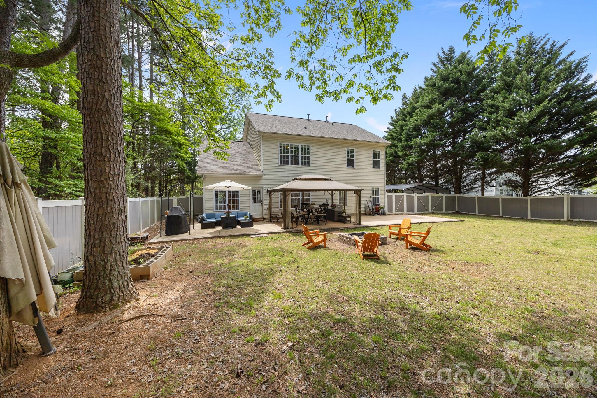 8821 Hambright Road — Huntersville