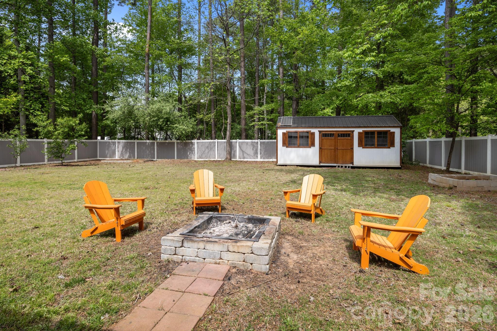 8821 Hambright Road — Huntersville