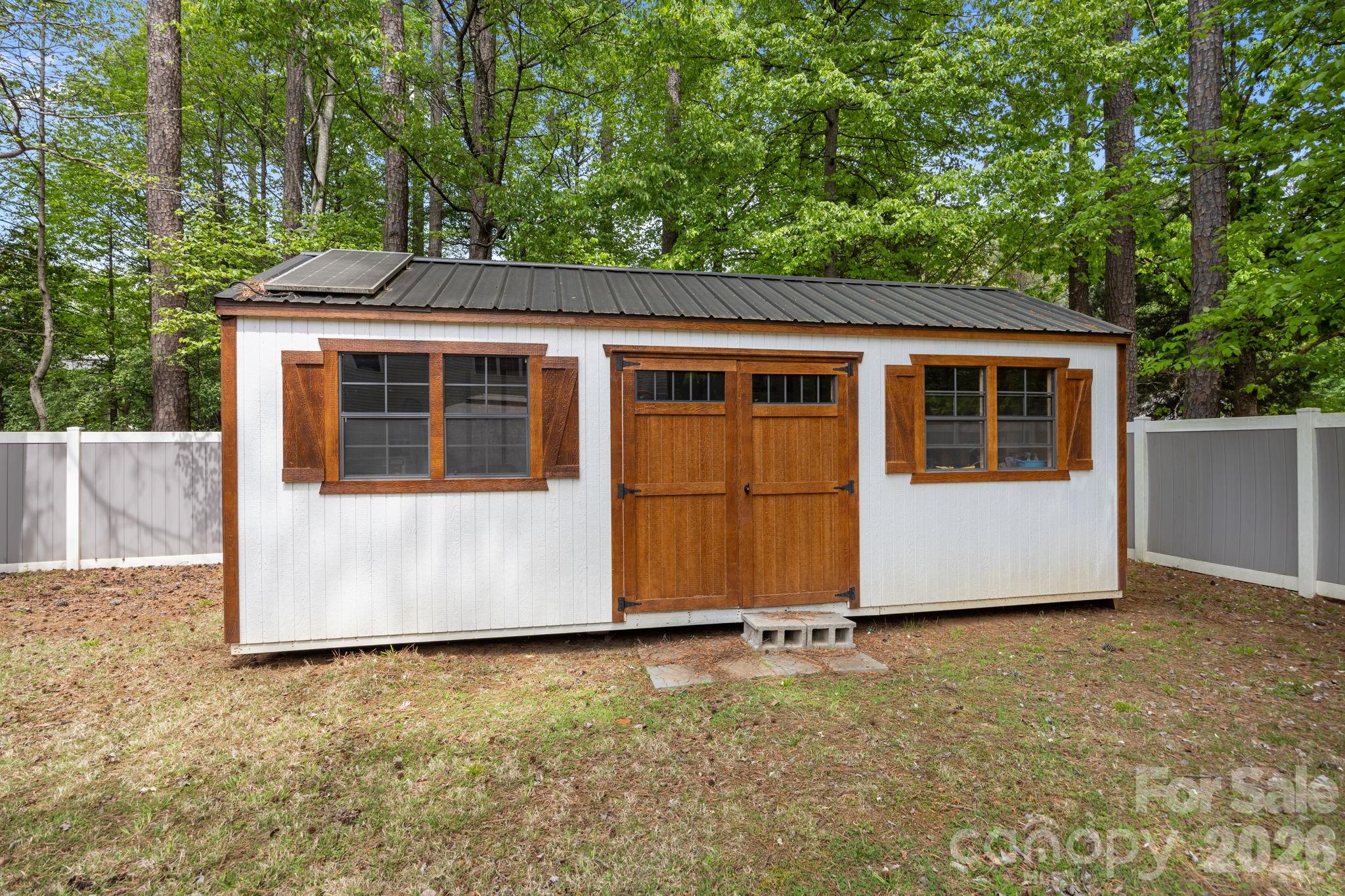 8821 Hambright Road — Huntersville