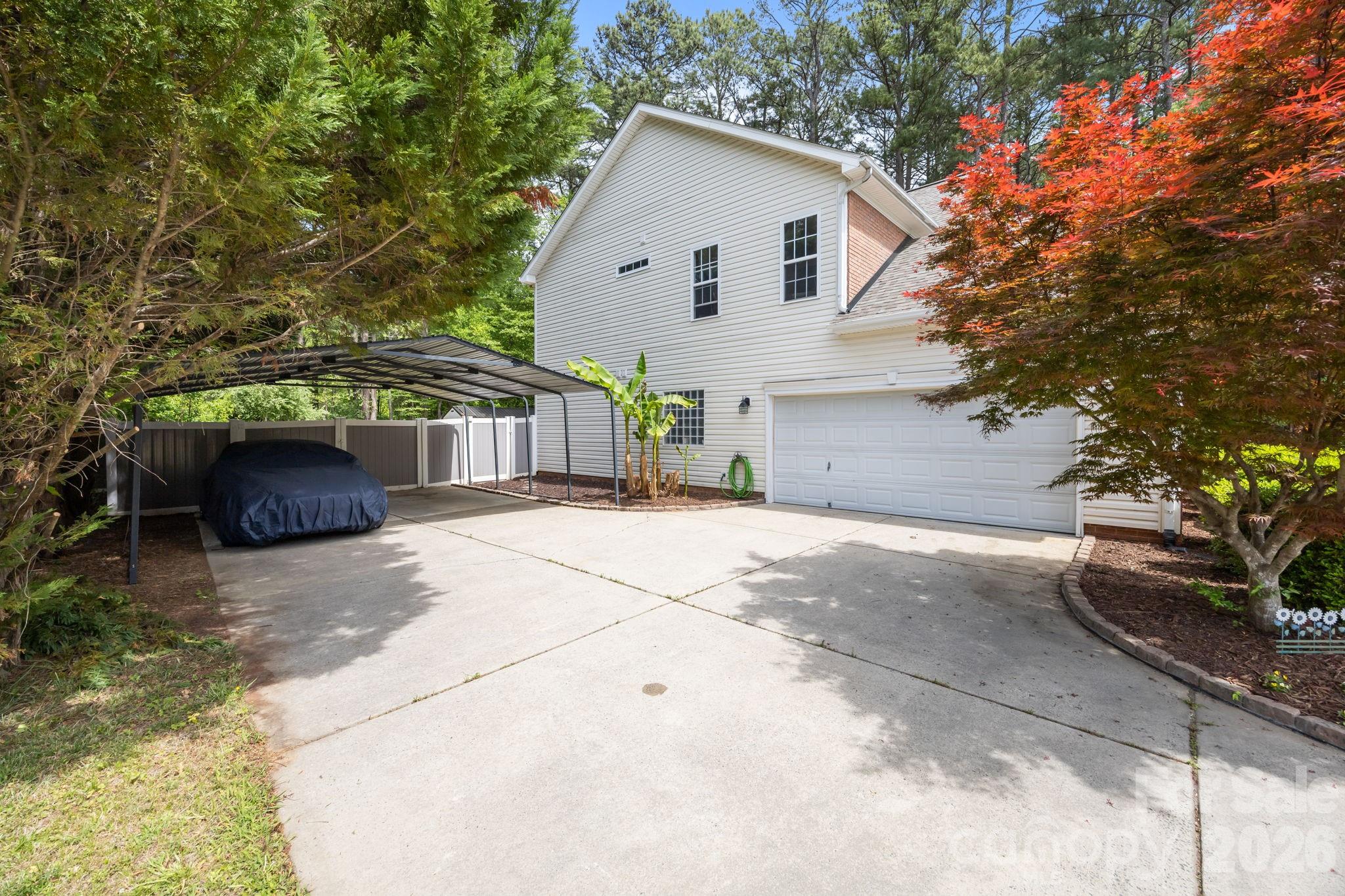 8821 Hambright Road — Huntersville