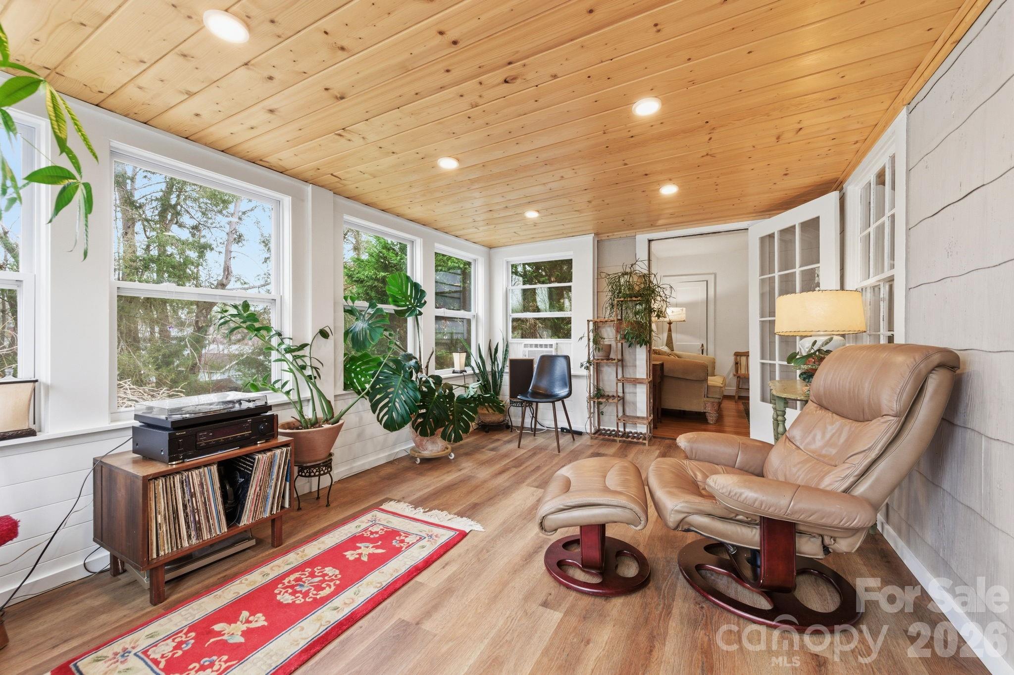 25 Bear Creek Road — Asheville