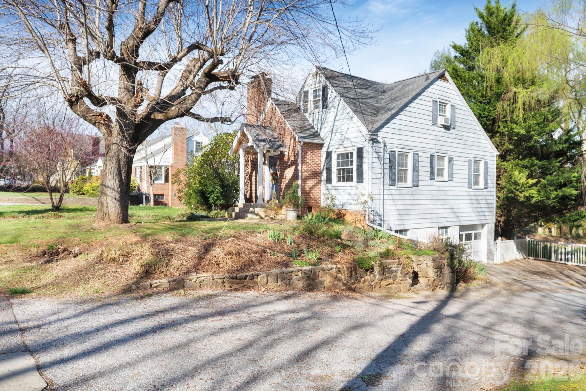 25 Bear Creek Road — Asheville