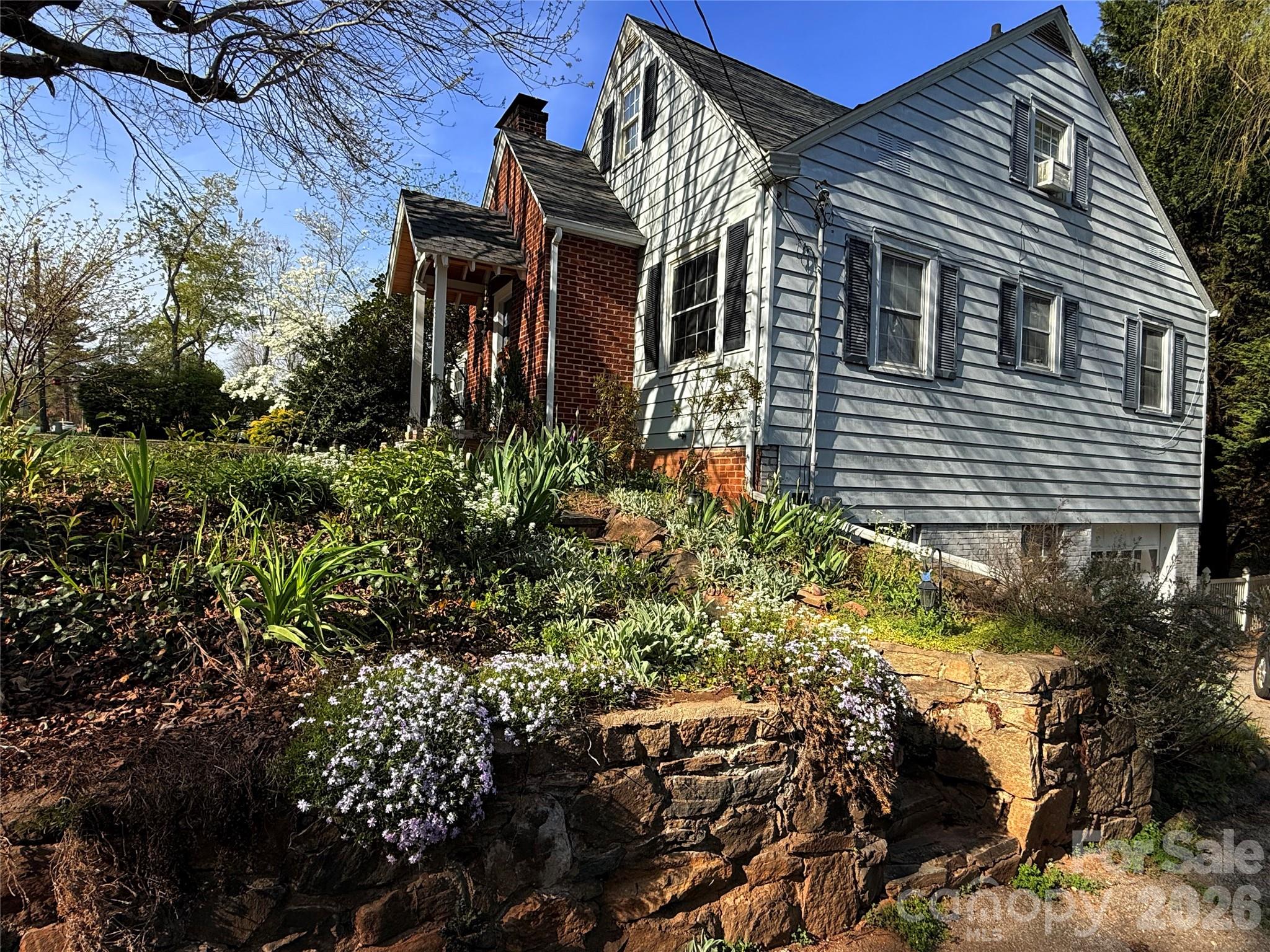 25 Bear Creek Road — Asheville