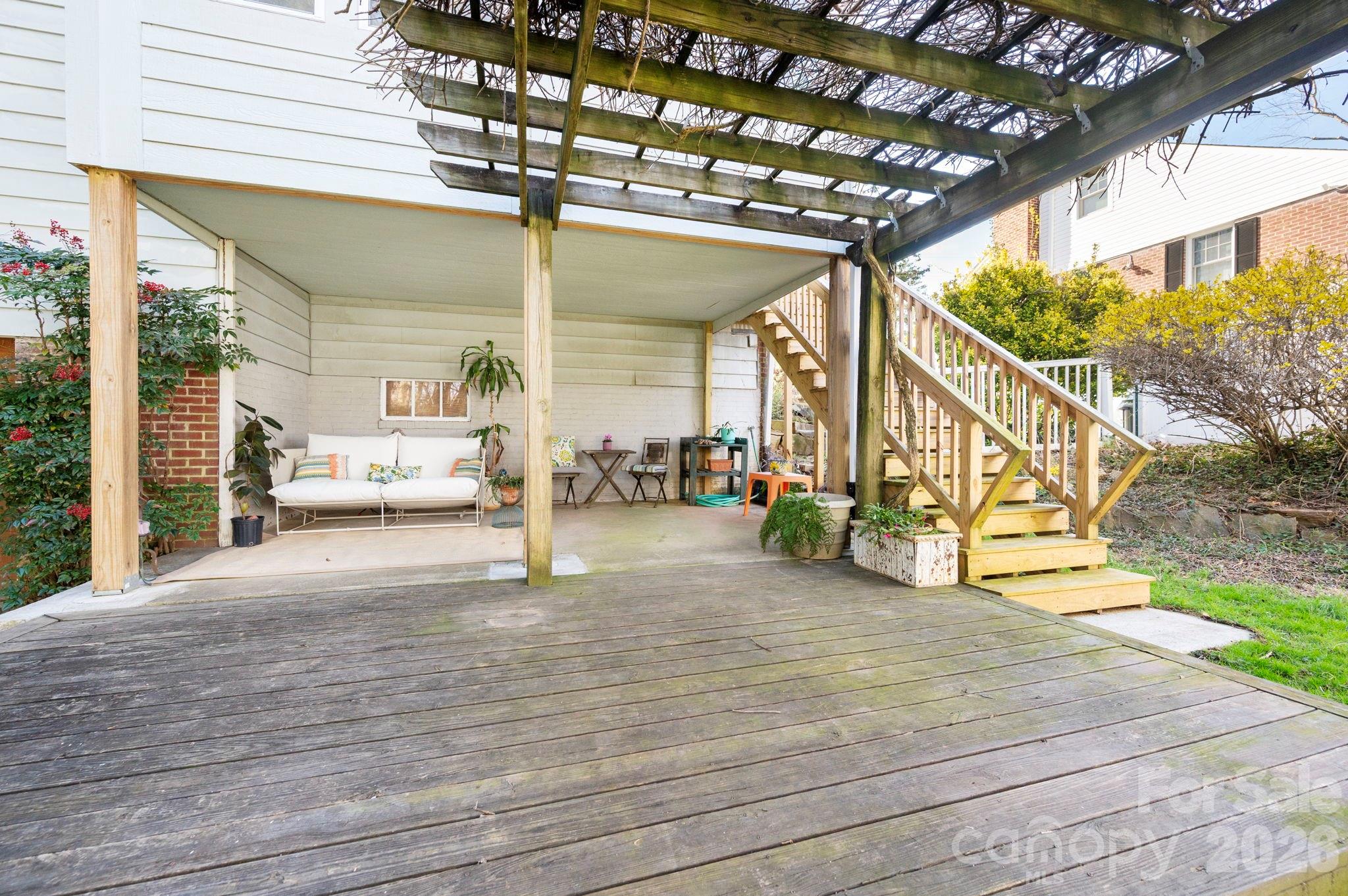 25 Bear Creek Road — Asheville