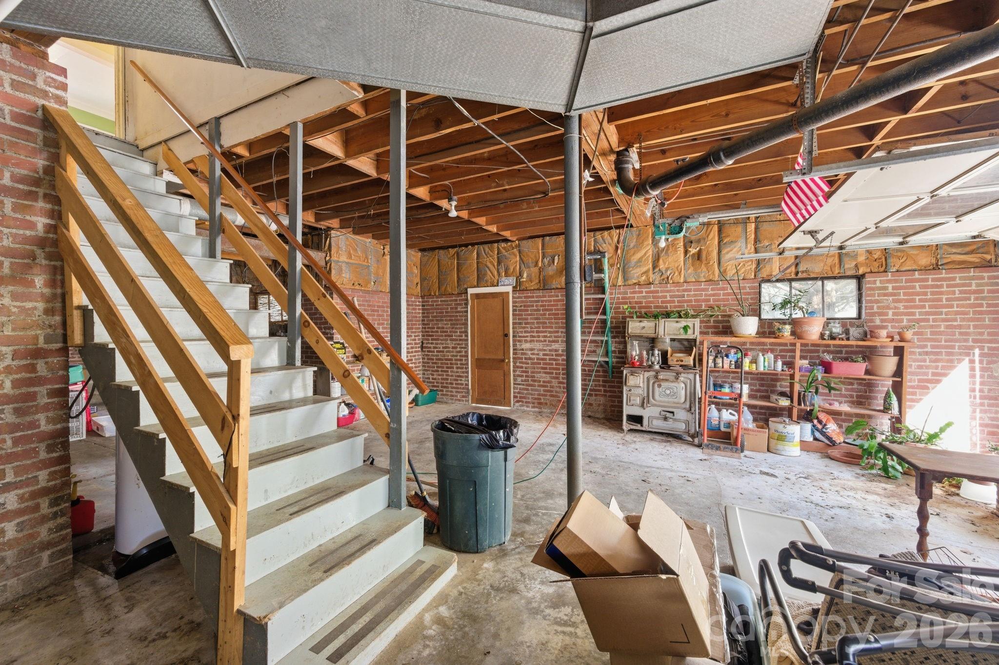25 Bear Creek Road — Asheville