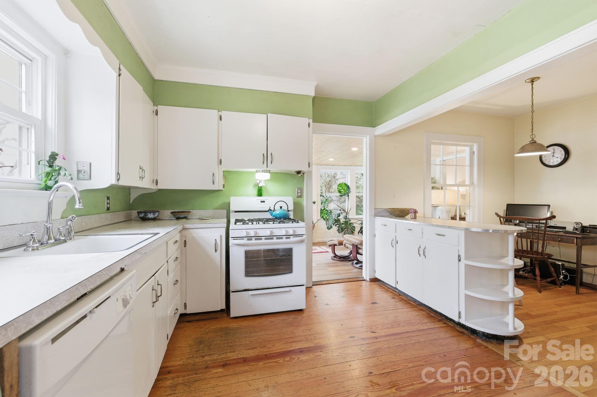 25 Bear Creek Road — Asheville