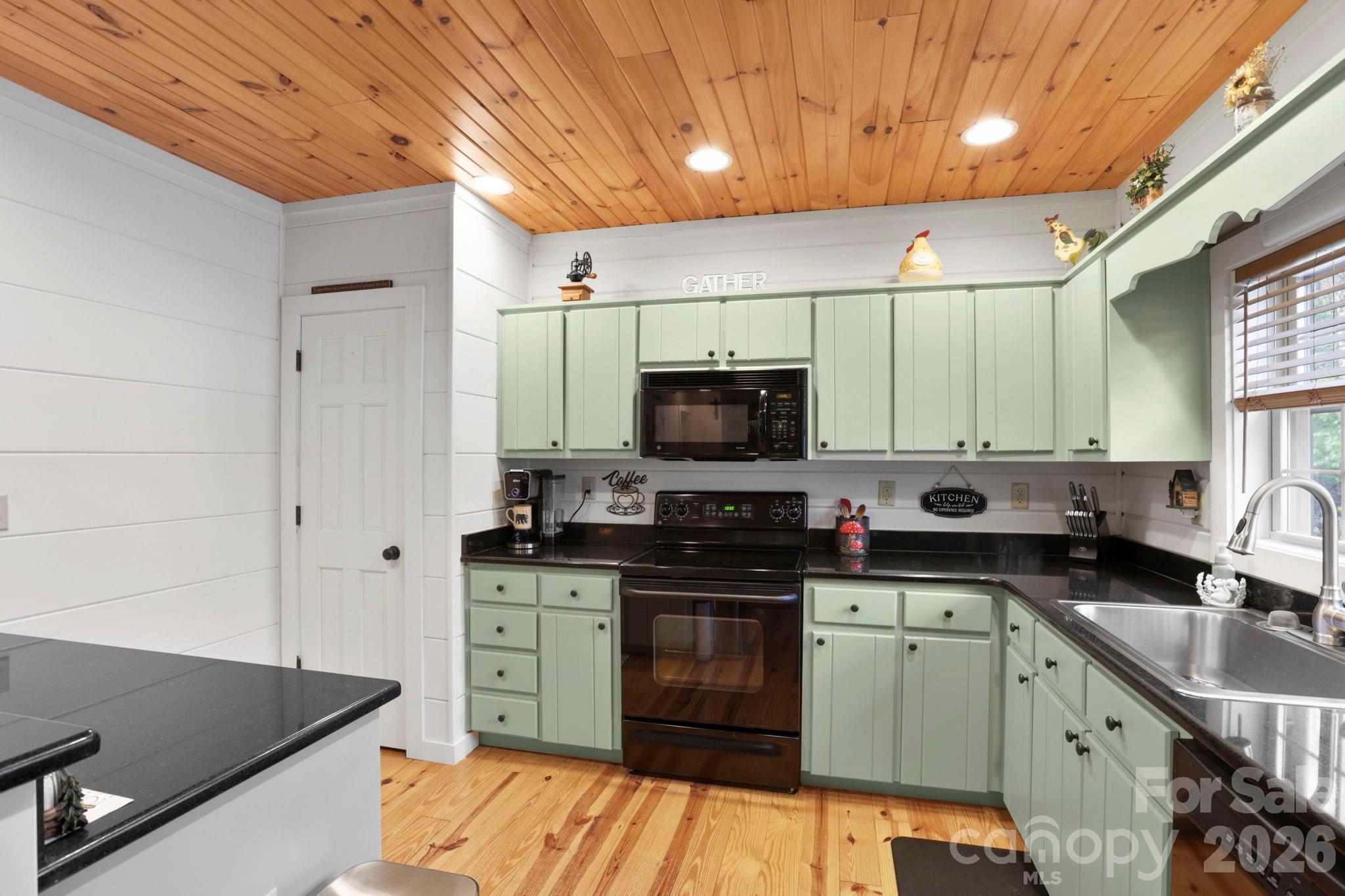 78 Longview Ridge Road — Lake Toxaway