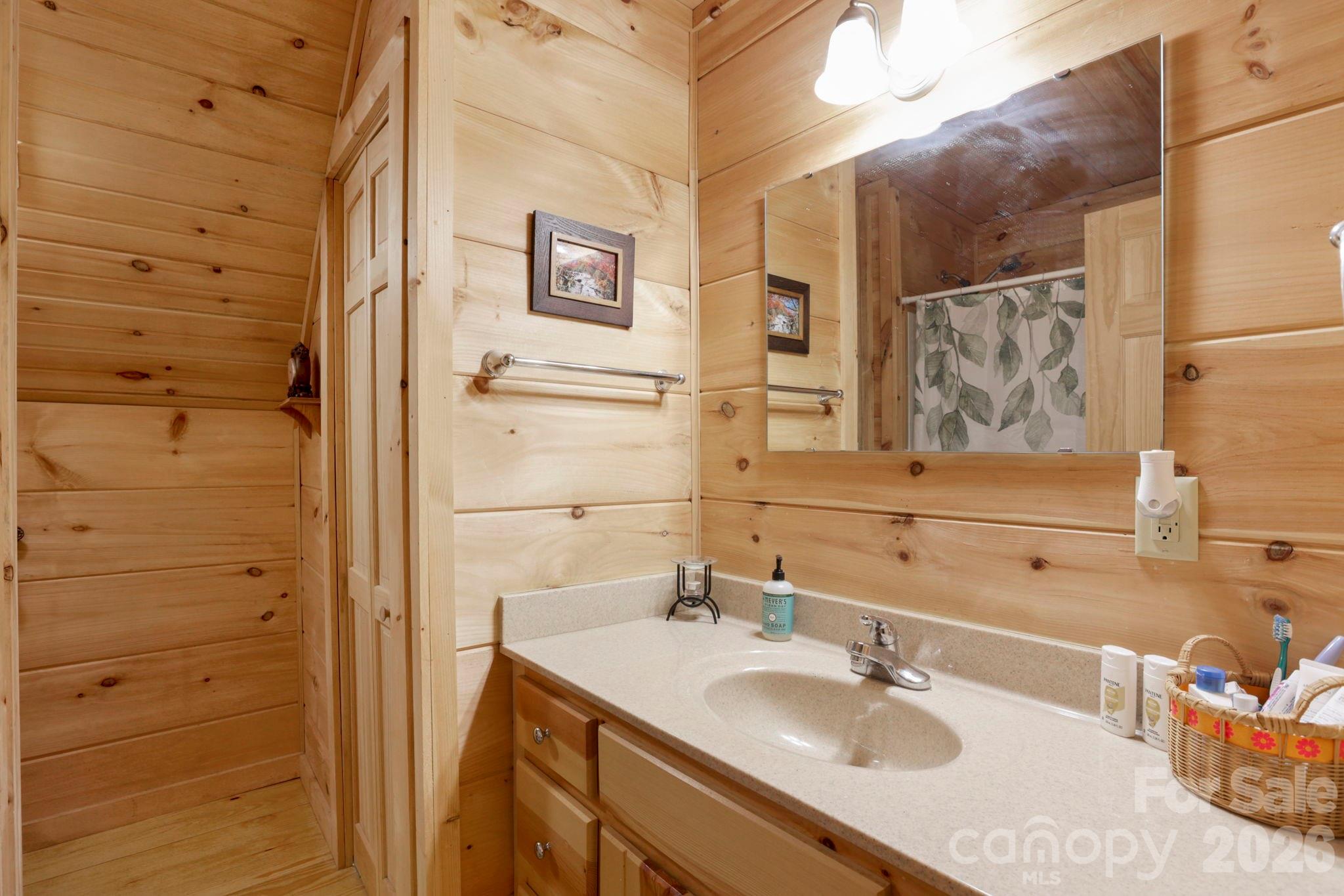 78 Longview Ridge Road — Lake Toxaway