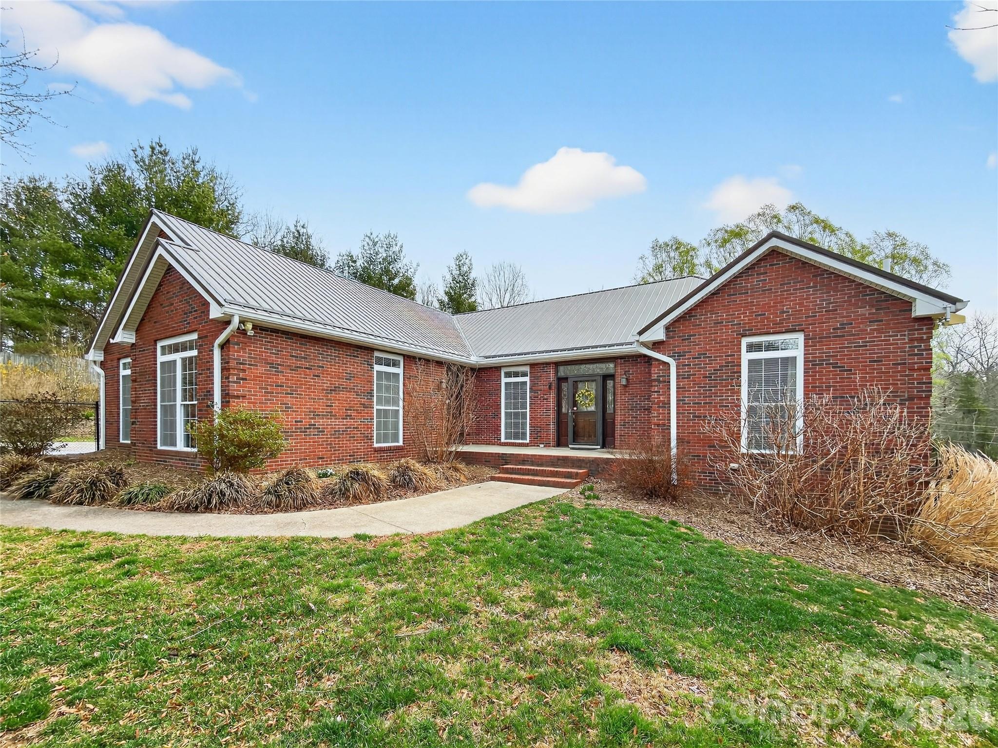 3275 Hanging Rock Road — Spruce Pine