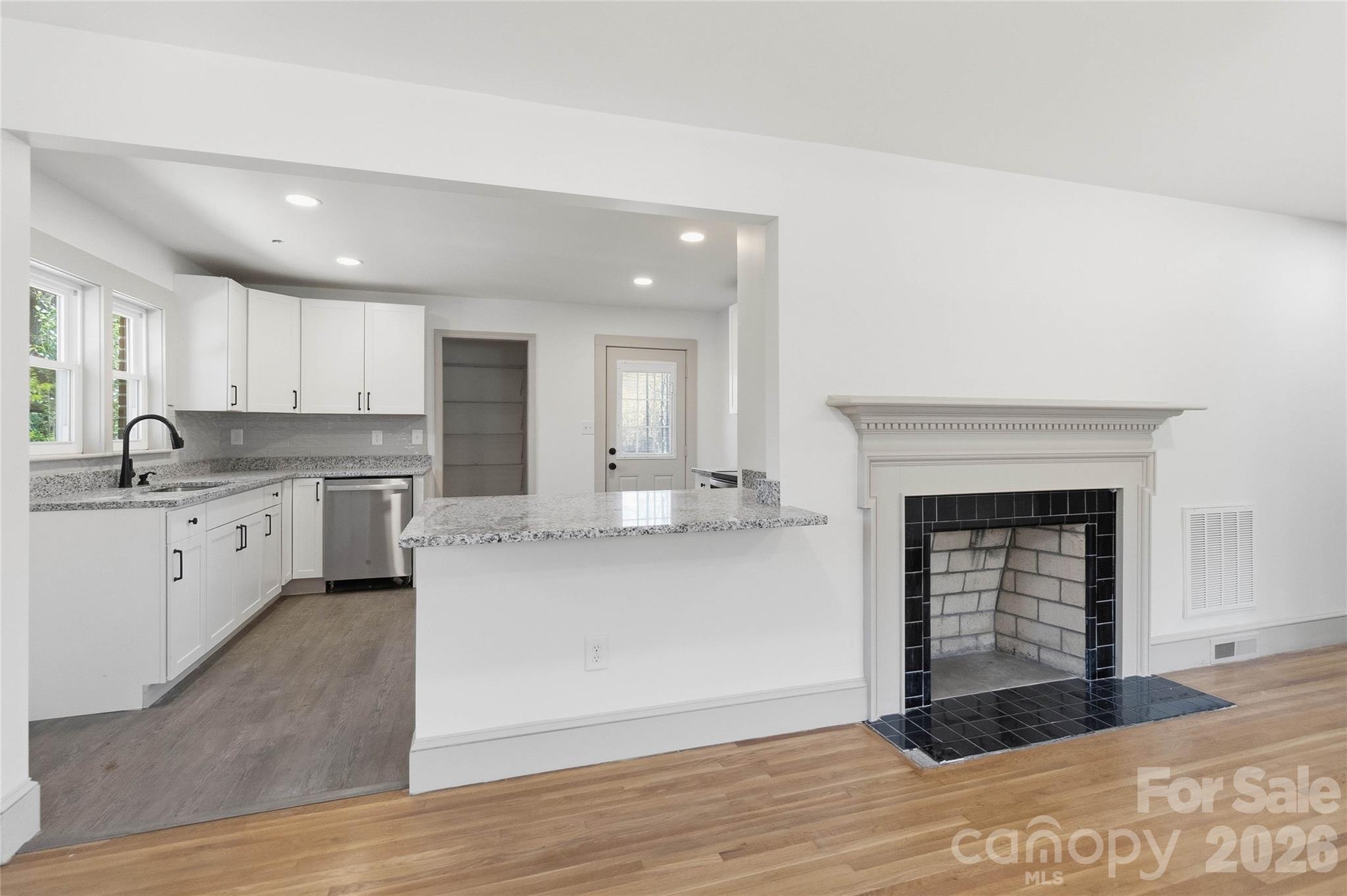 3609 Eastway Drive — Charlotte