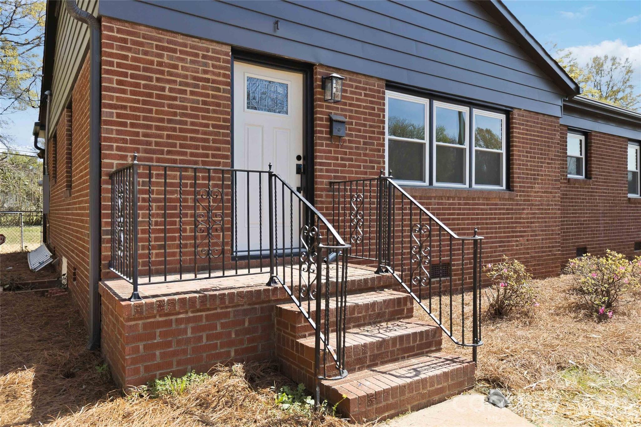 3609 Eastway Drive — Charlotte