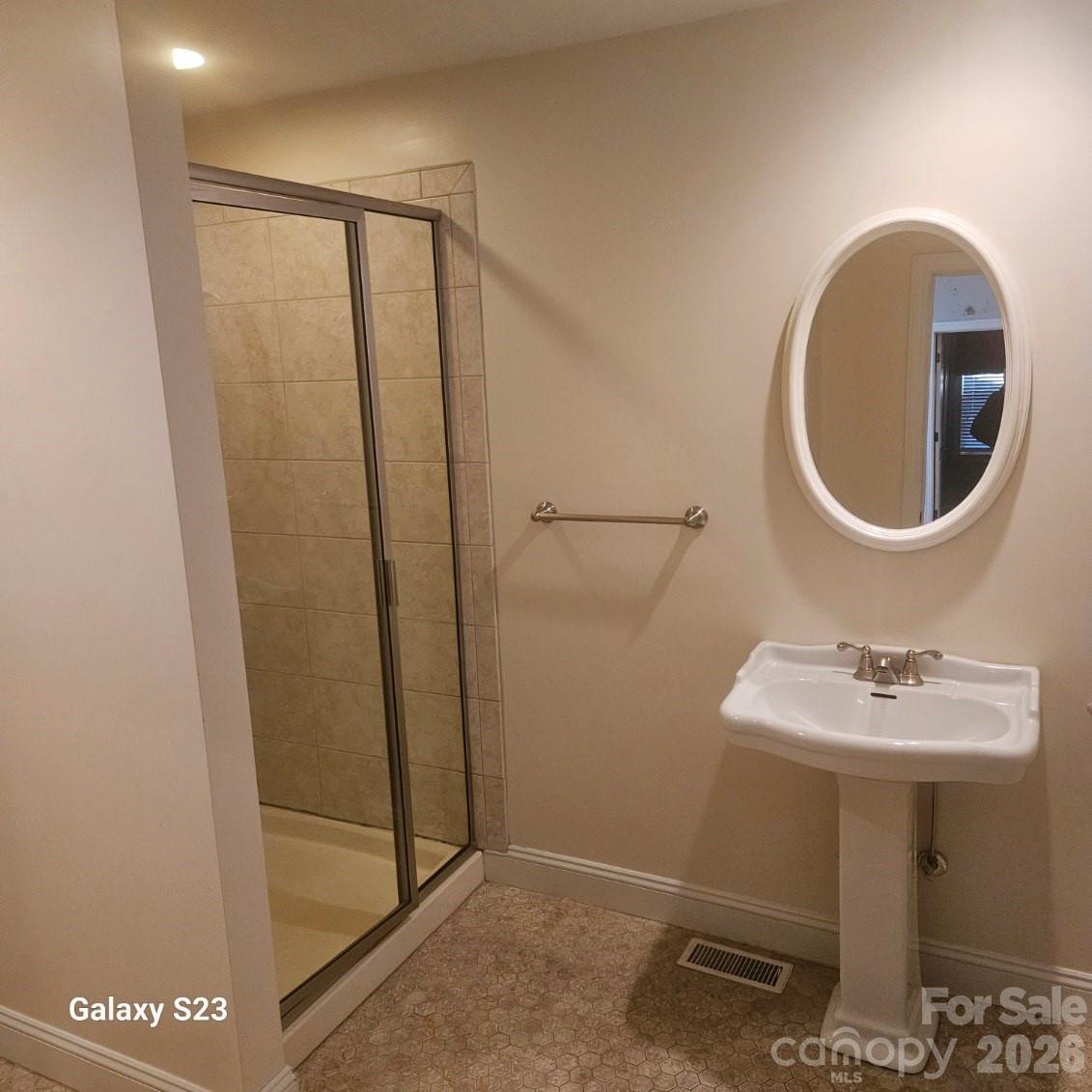 2119 Lakeview Lane — Charlotte