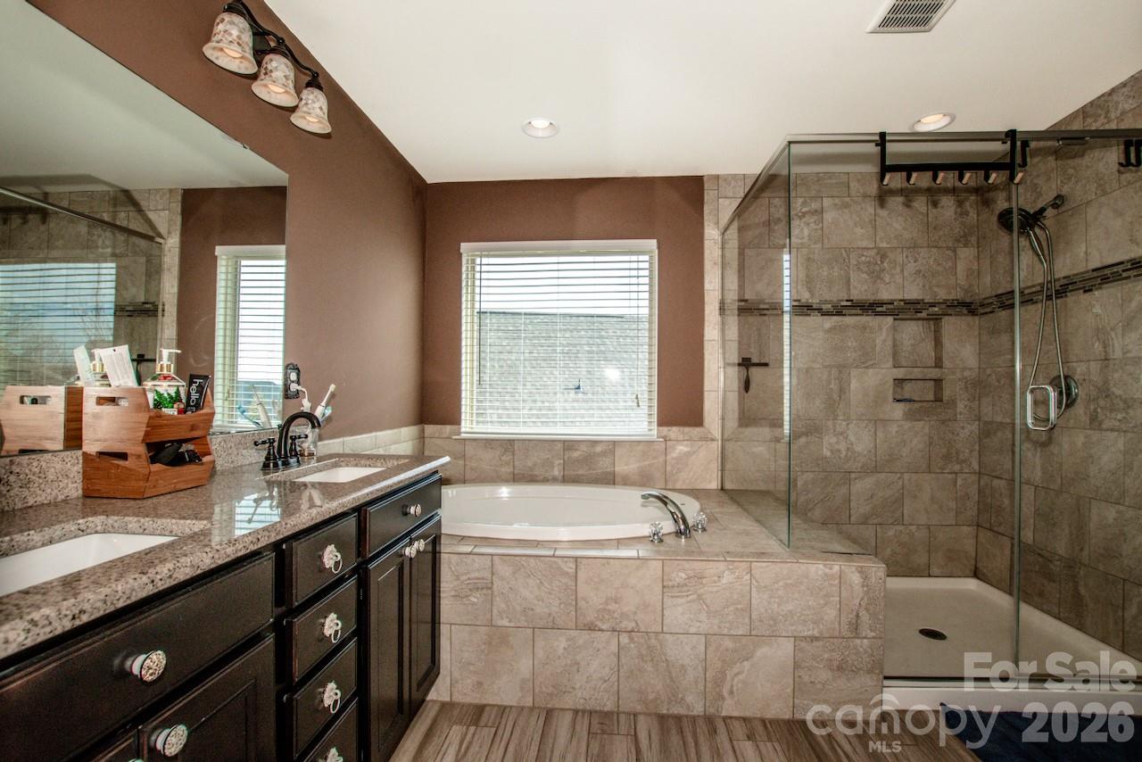 2416 Chinkapin Court — Gastonia