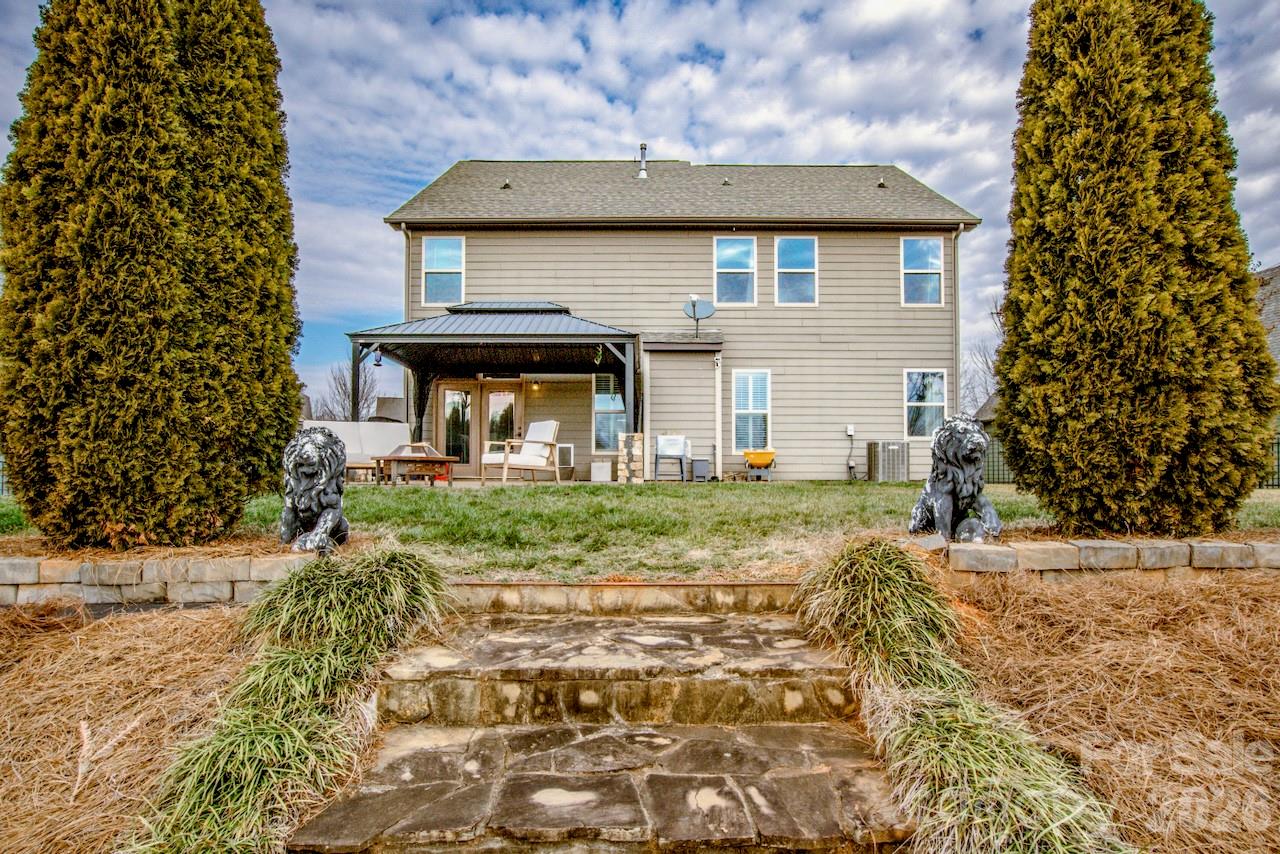 2416 Chinkapin Court — Gastonia