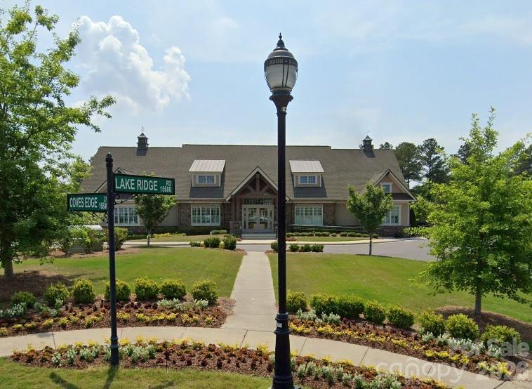 15523 Lake Ridge Road — Charlotte