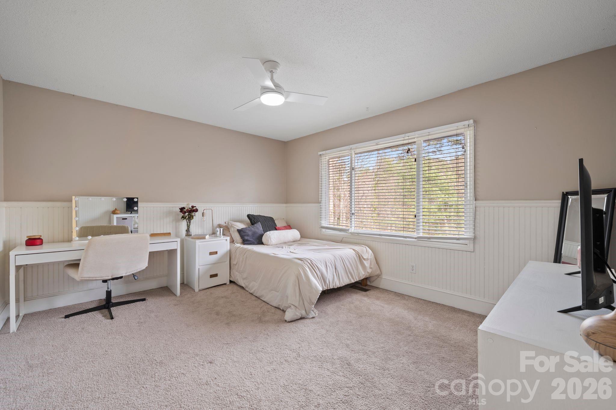 350 21st Avenue Drive NW — Hickory