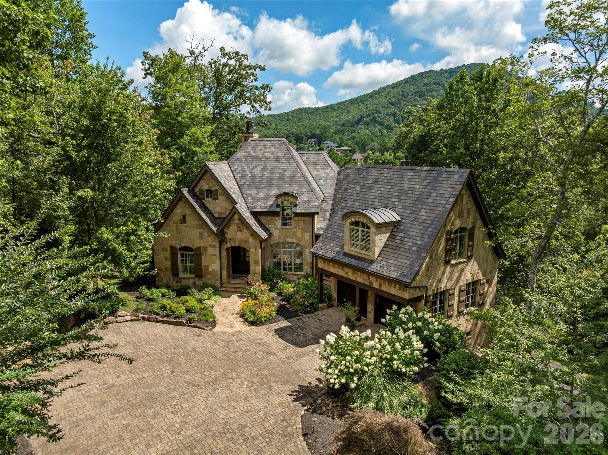 1829 Bella Vista Court — Arden