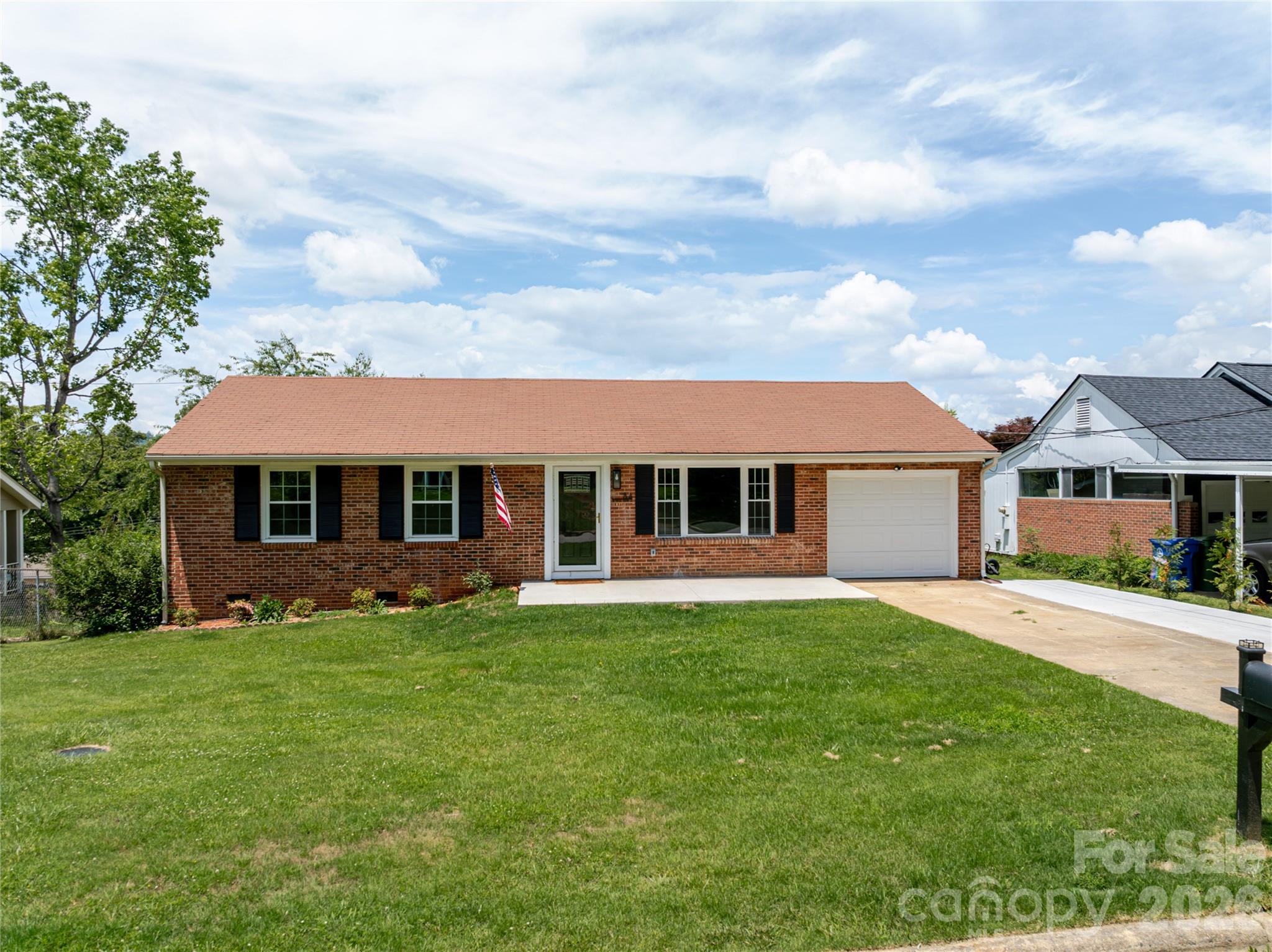 88 Skyview Terrace — Asheville