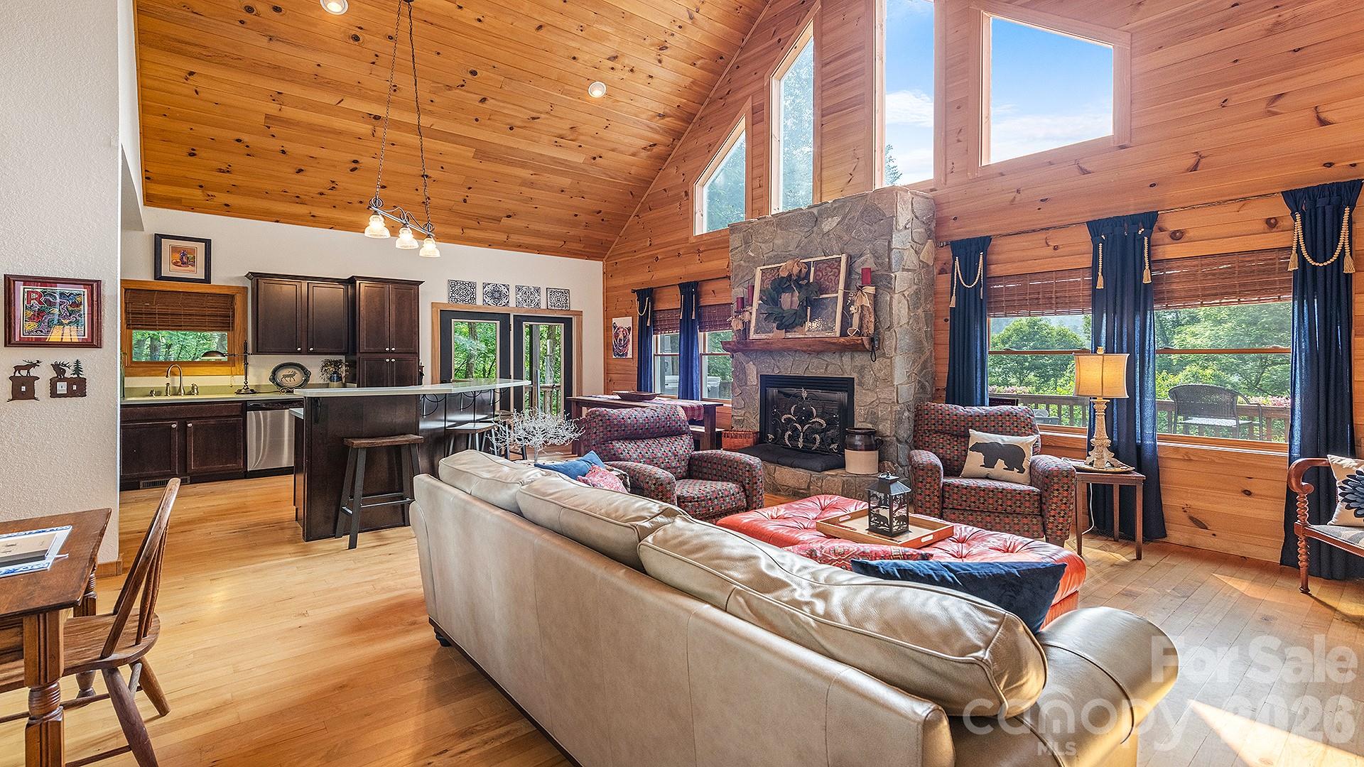 616 Appaloosa Trail — Waynesville