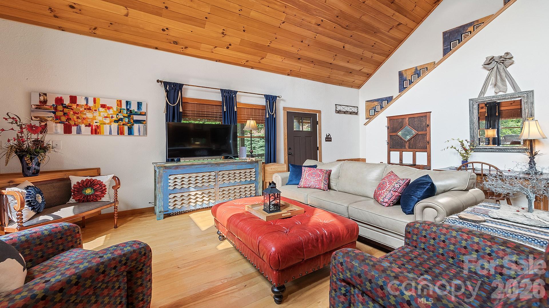 616 Appaloosa Trail — Waynesville