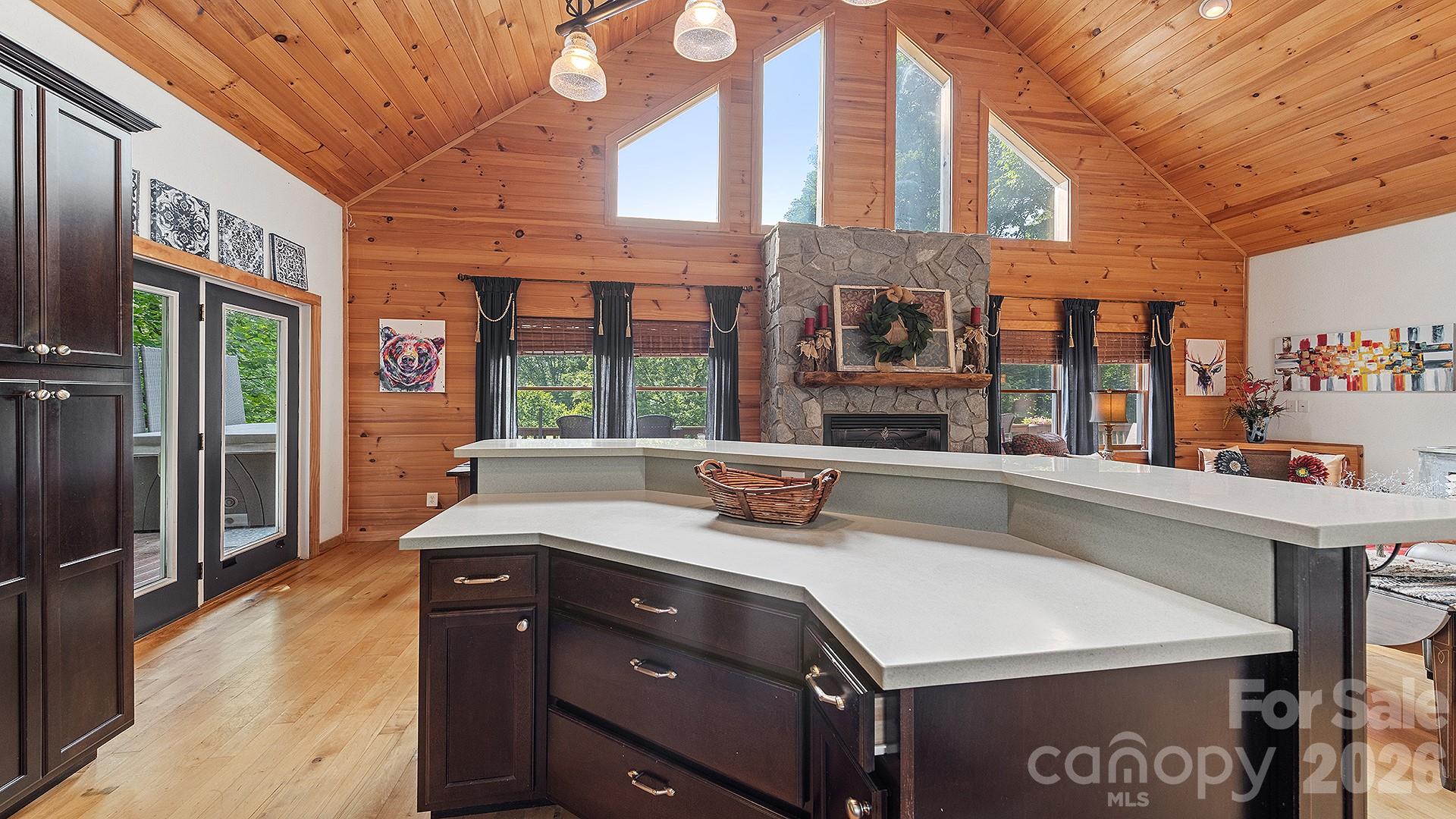 616 Appaloosa Trail — Waynesville
