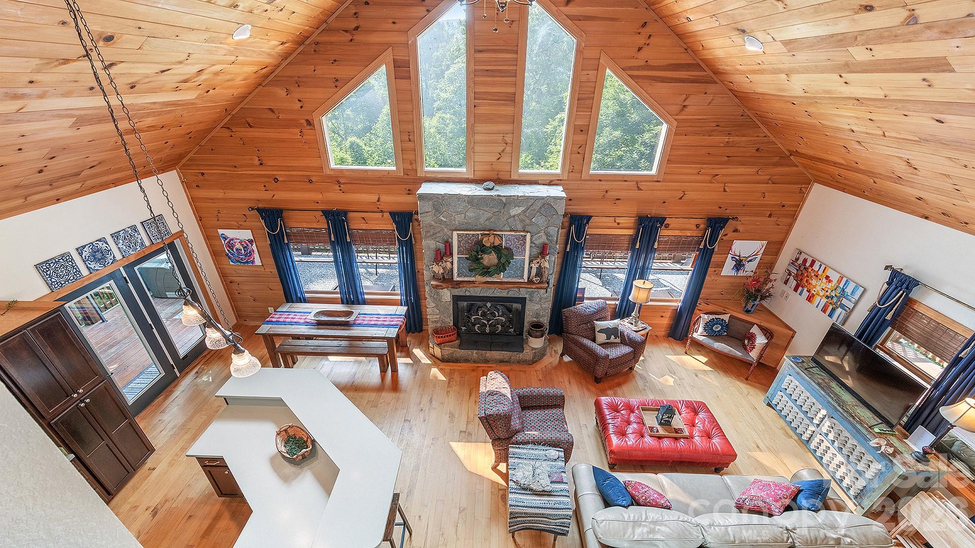 616 Appaloosa Trail — Waynesville