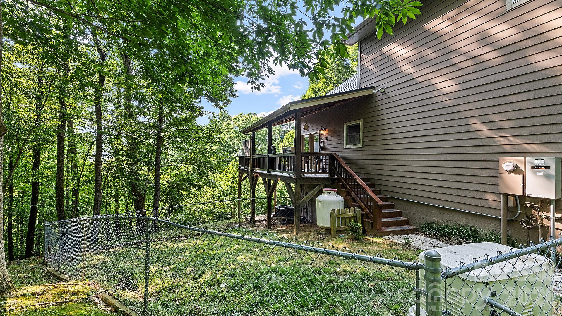 616 Appaloosa Trail — Waynesville