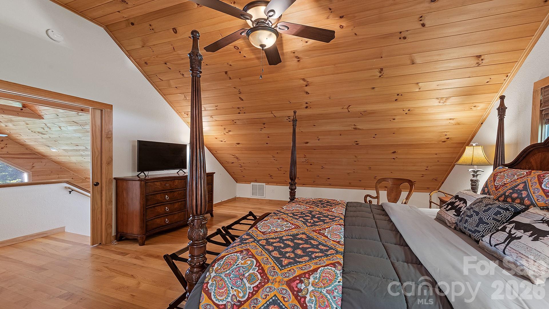 616 Appaloosa Trail — Waynesville