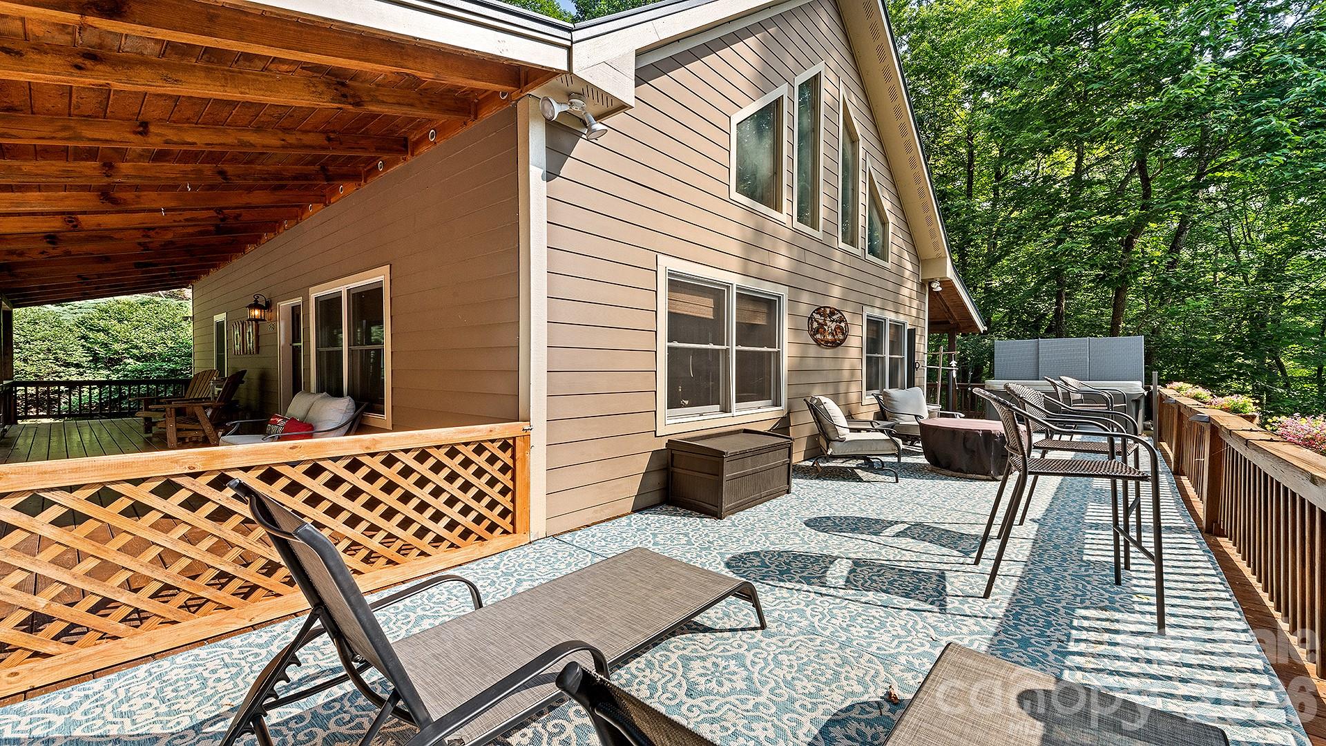 616 Appaloosa Trail — Waynesville