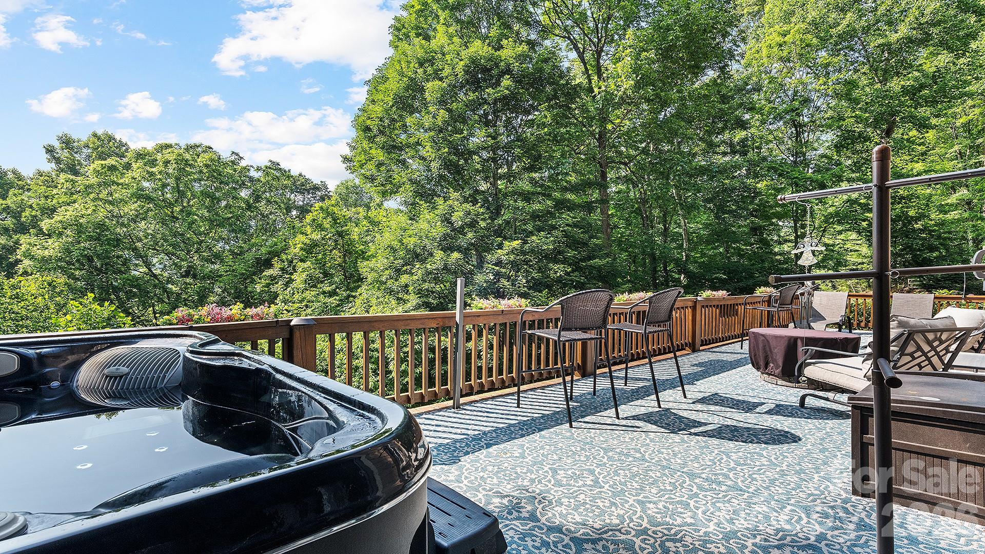 616 Appaloosa Trail — Waynesville
