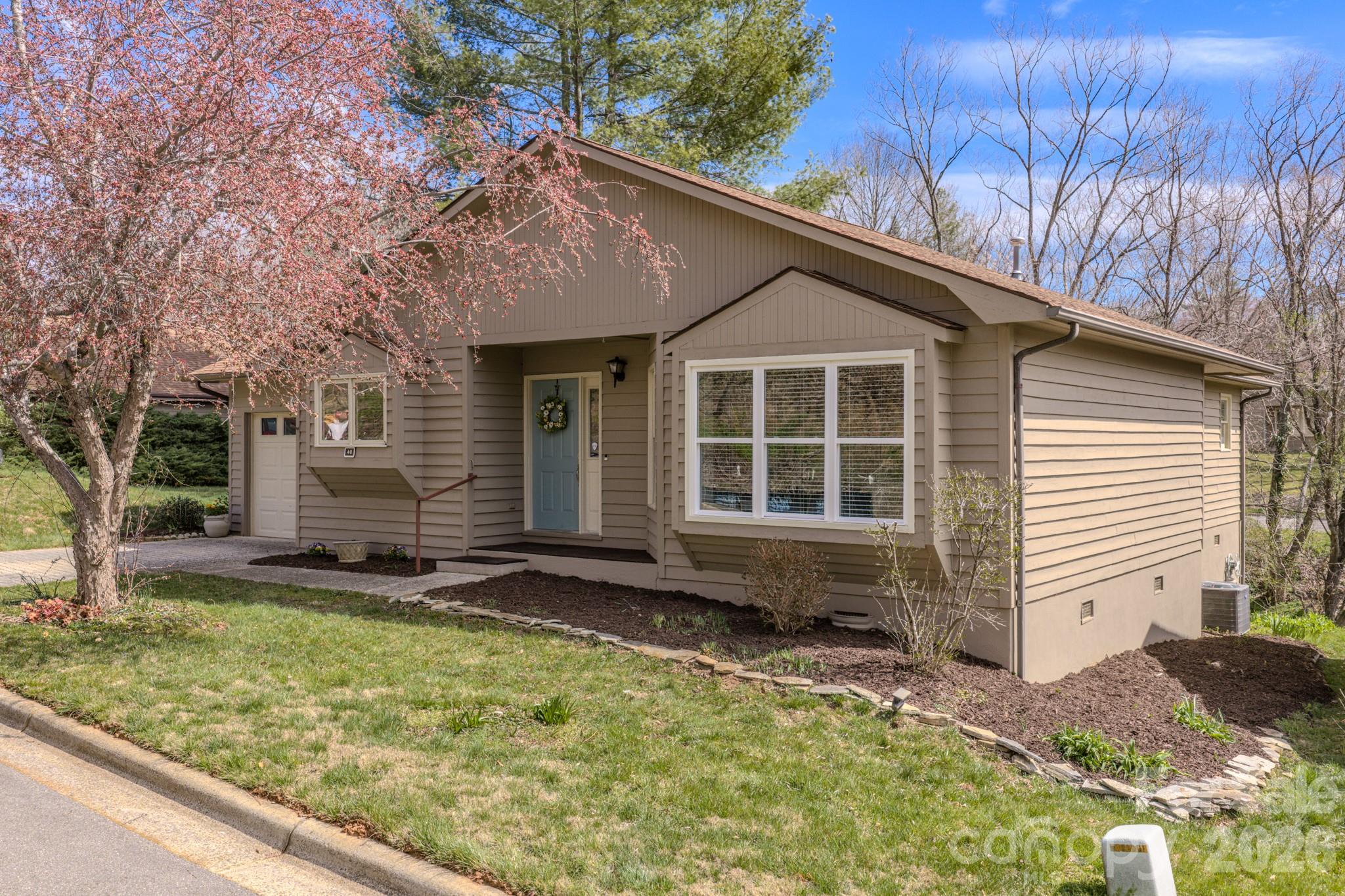 4 Hedgerose Court #D — Asheville