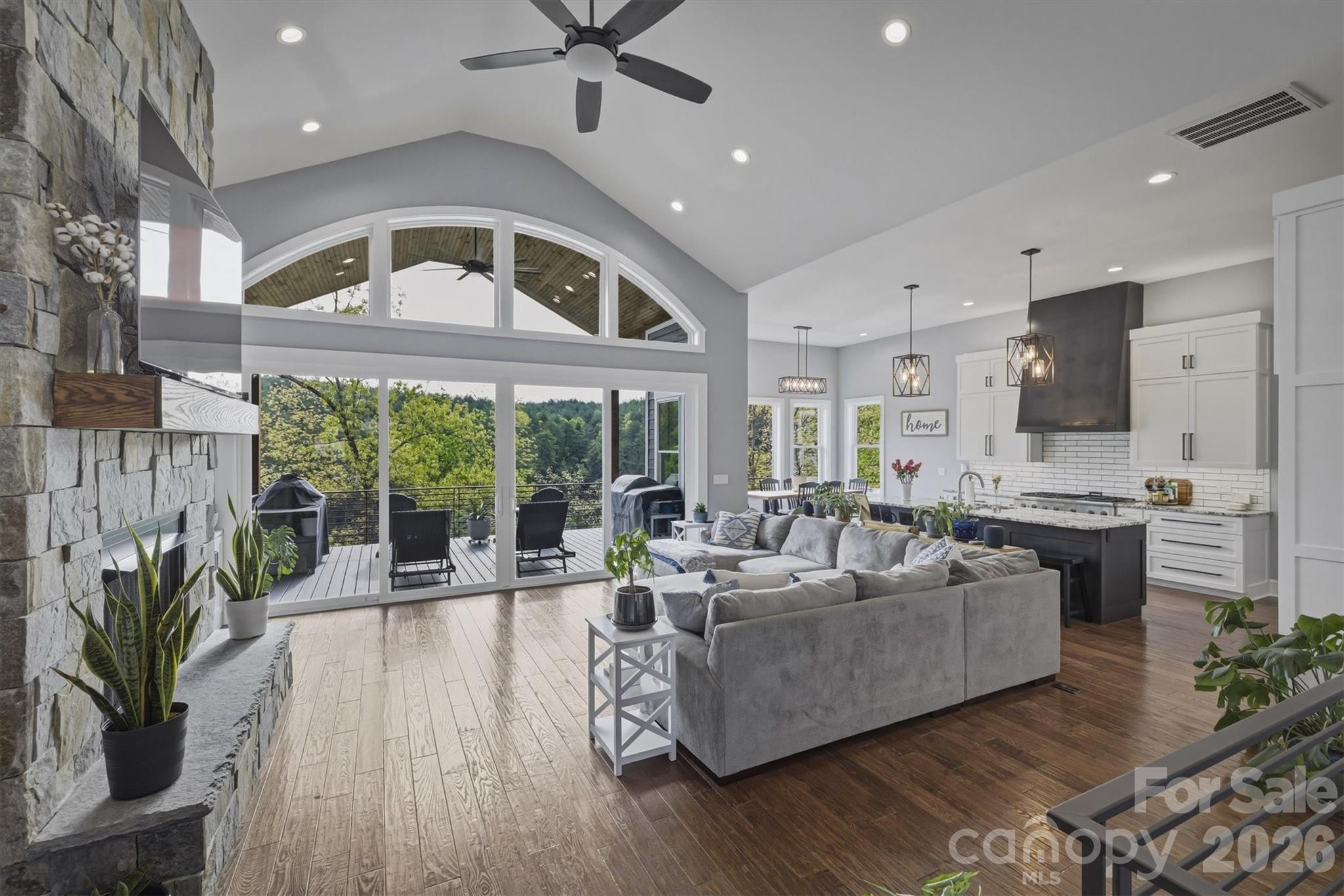 10 Otter Cove Court — Nebo