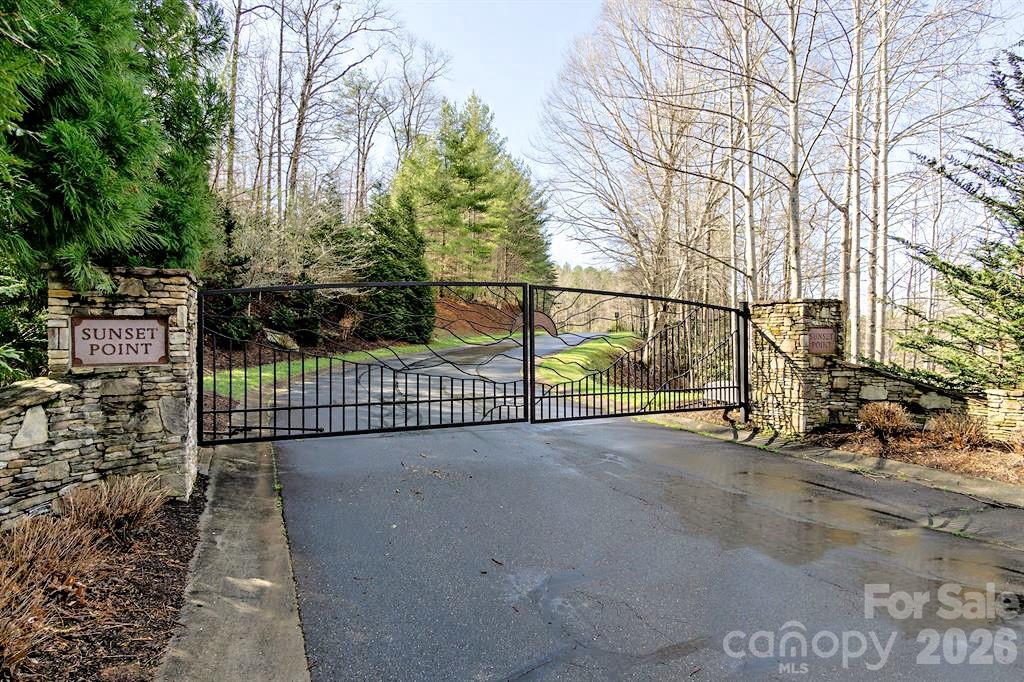 10 Otter Cove Court — Nebo
