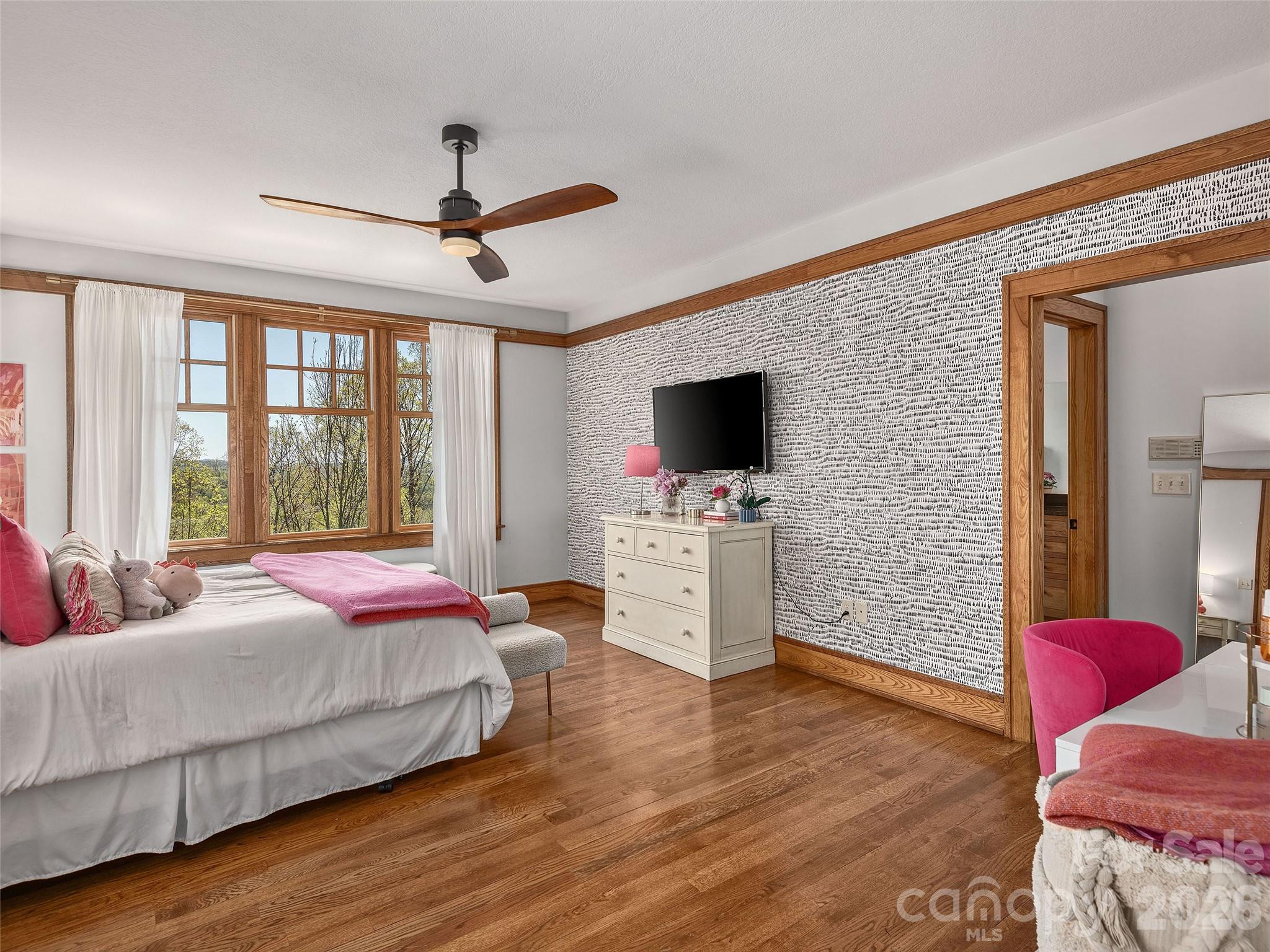 457 Coopers Hawk Drive — Asheville